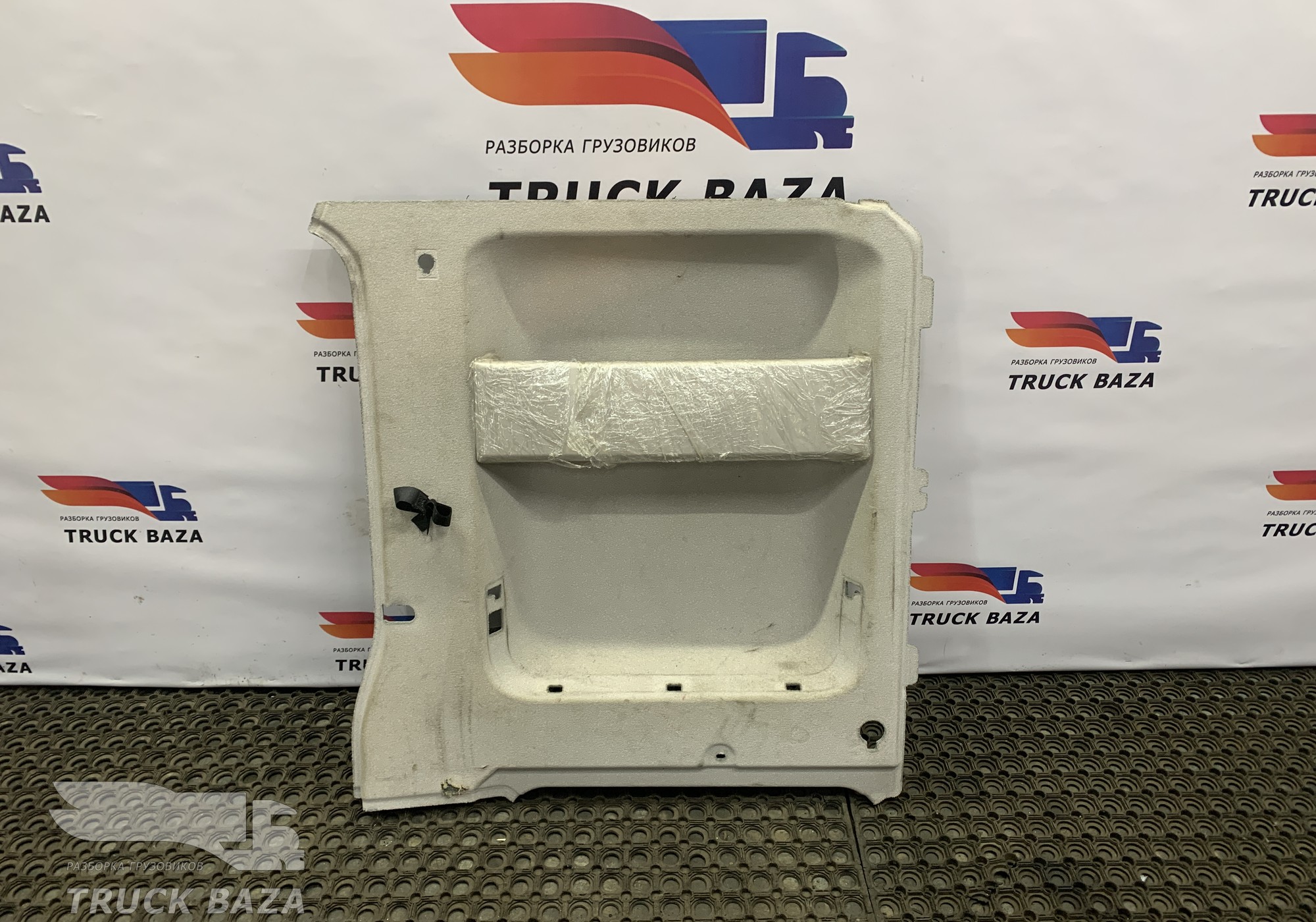 A9606900526 Обшивка салона правая