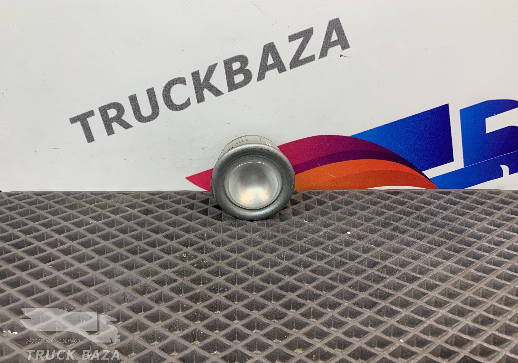 41221111 Плафон салонный для Iveco EuroCargo