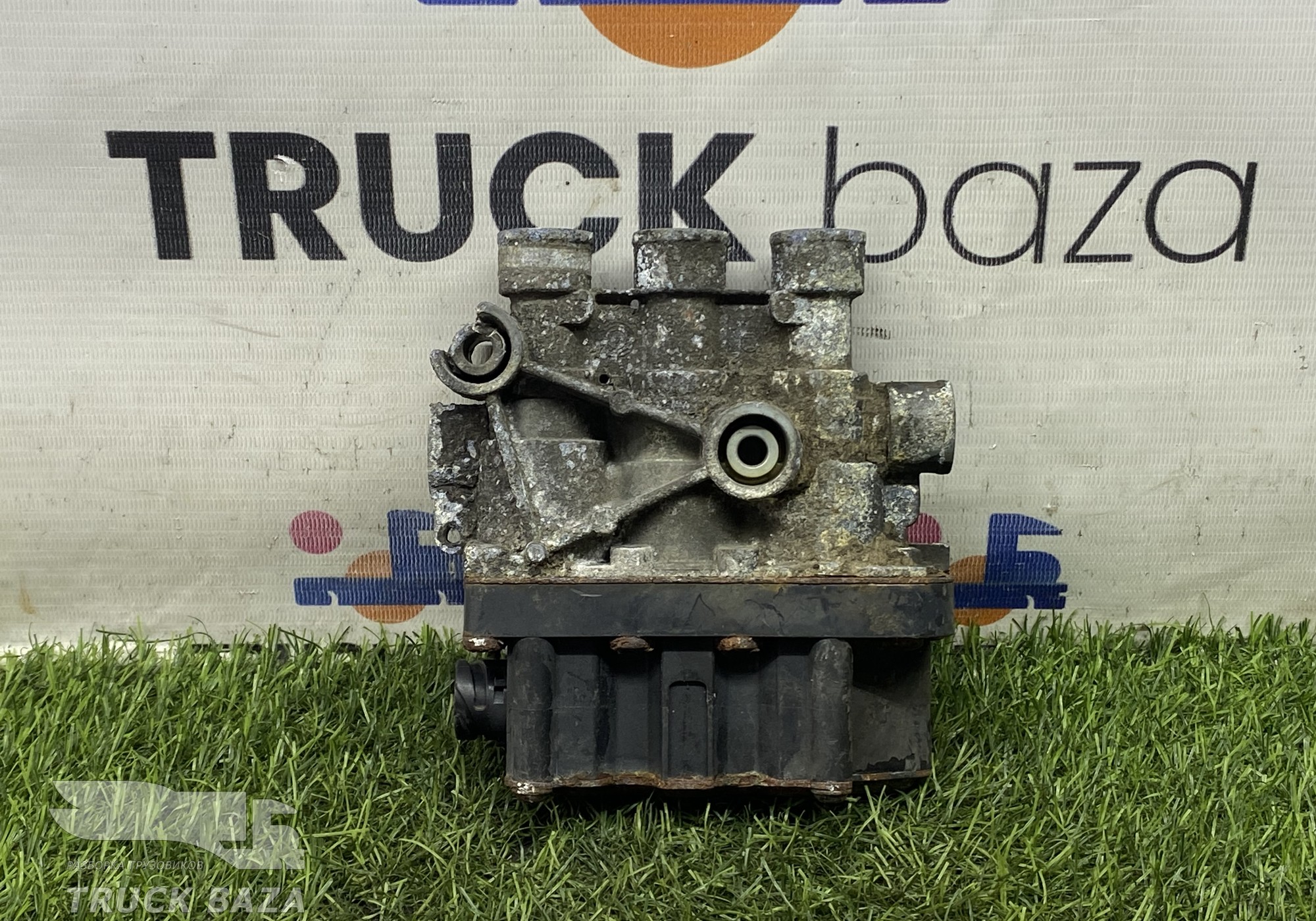 4728800300 Кран уровня пола главный