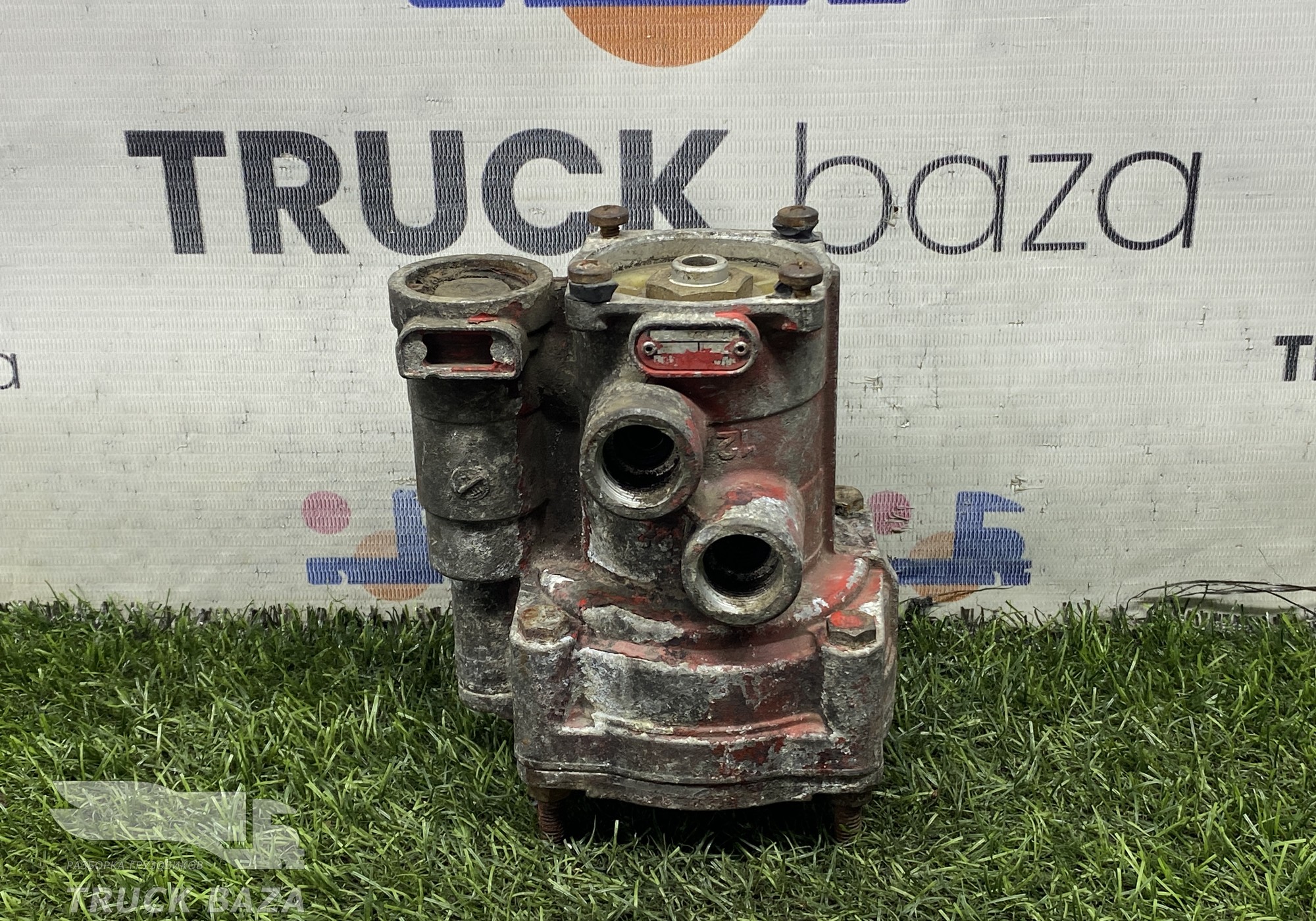 9730090060 Кран управления тормозами прицепа