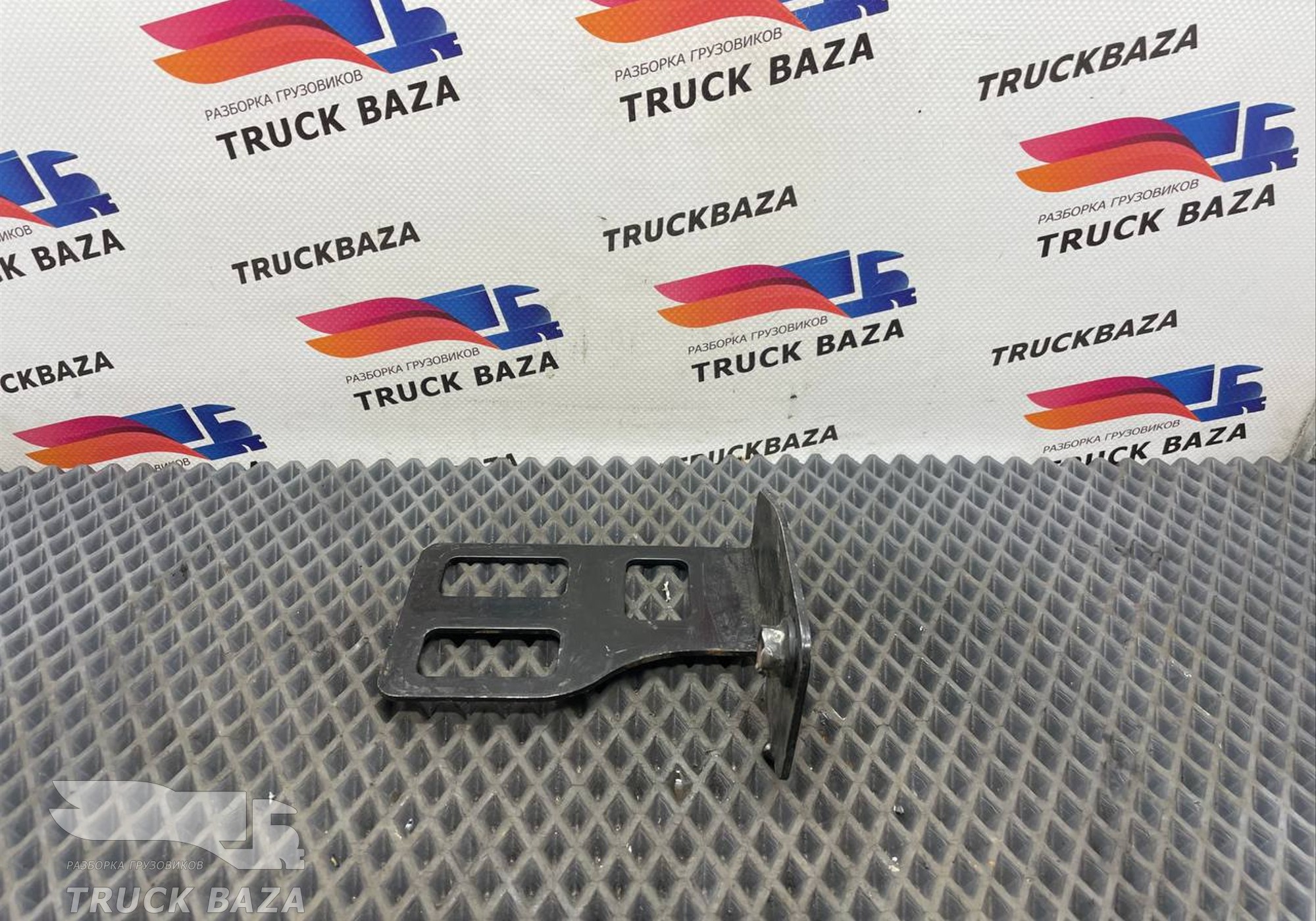 JC4614A206ZAA Кронштейн электропроводки фонаря для Ford F-MAX (с 2018)