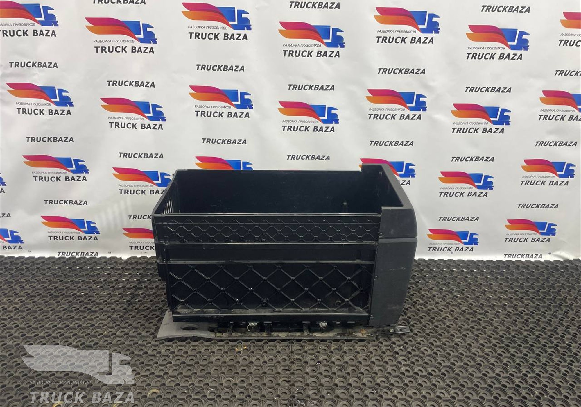 A9618406443 Ящик вещевой для Mercedes-Benz Actros New Actros MP4 (с 2011)