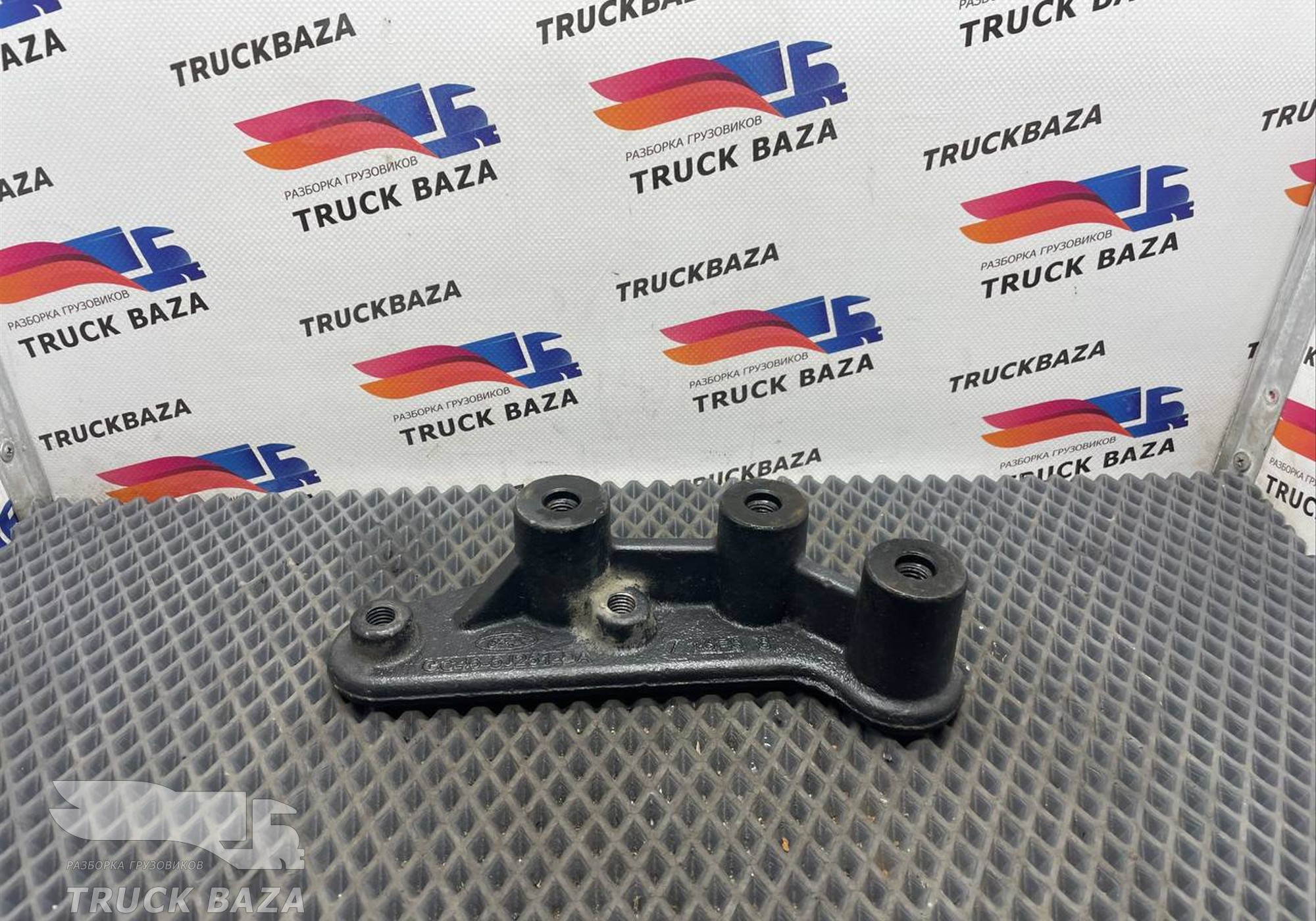 GC465J251DA Кронштейн бака AdBlue для Ford F-MAX (с 2018)