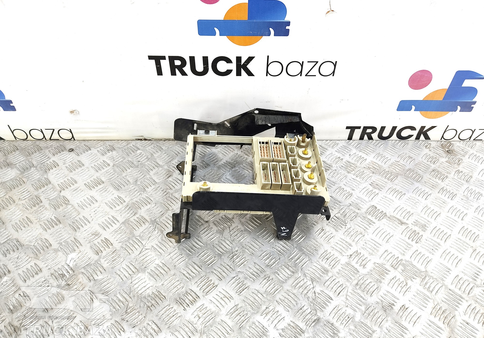 81254446074 Блок предохранителей