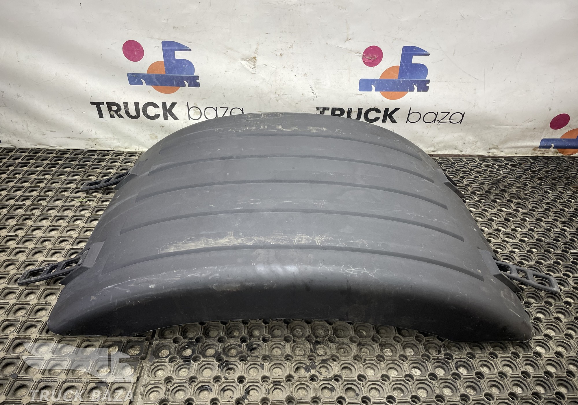 1357601 Крыло заднее верхняя часть