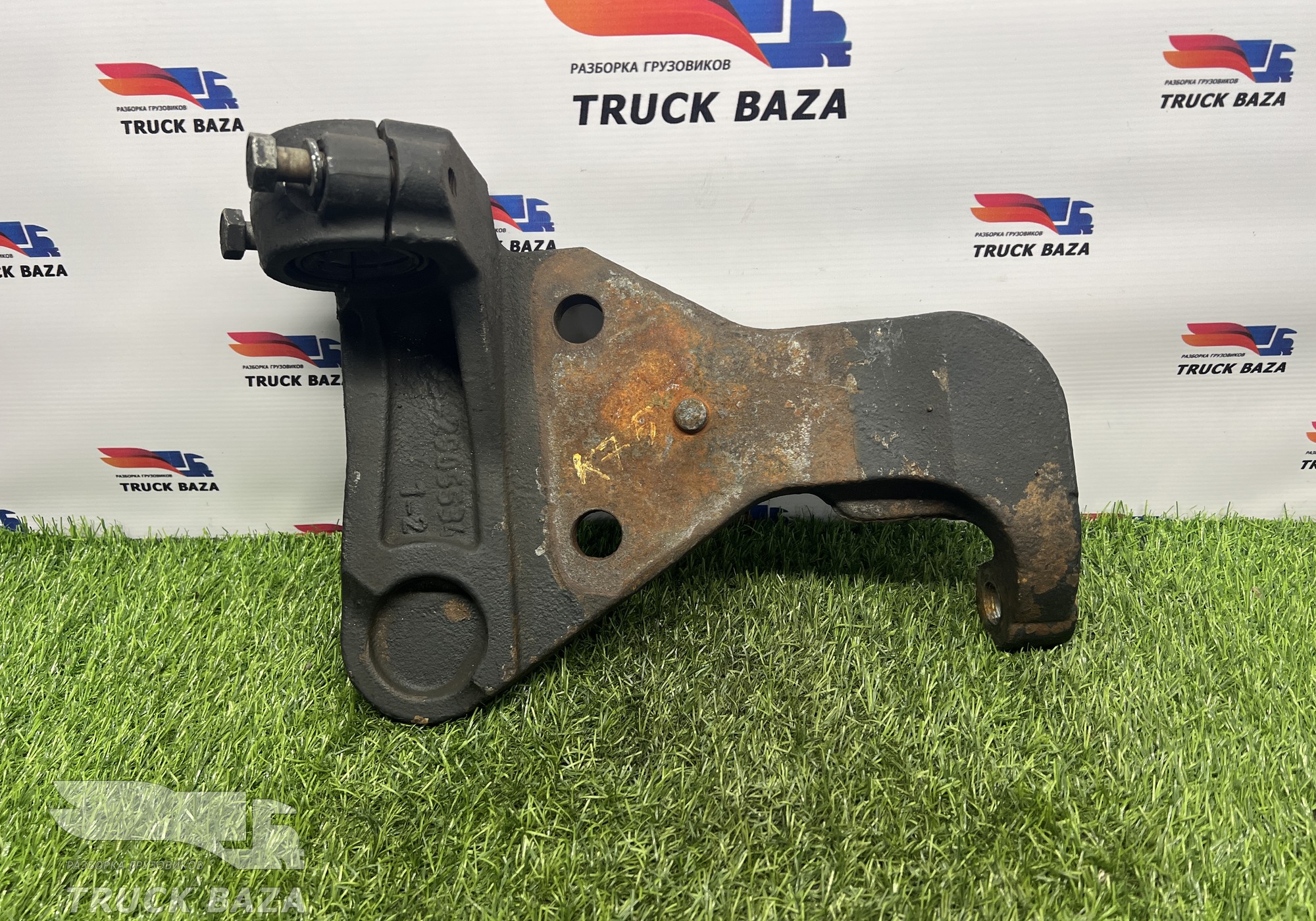 65952905534 Кронштейн амортизатора нижний правый для КАМАЗ 54901