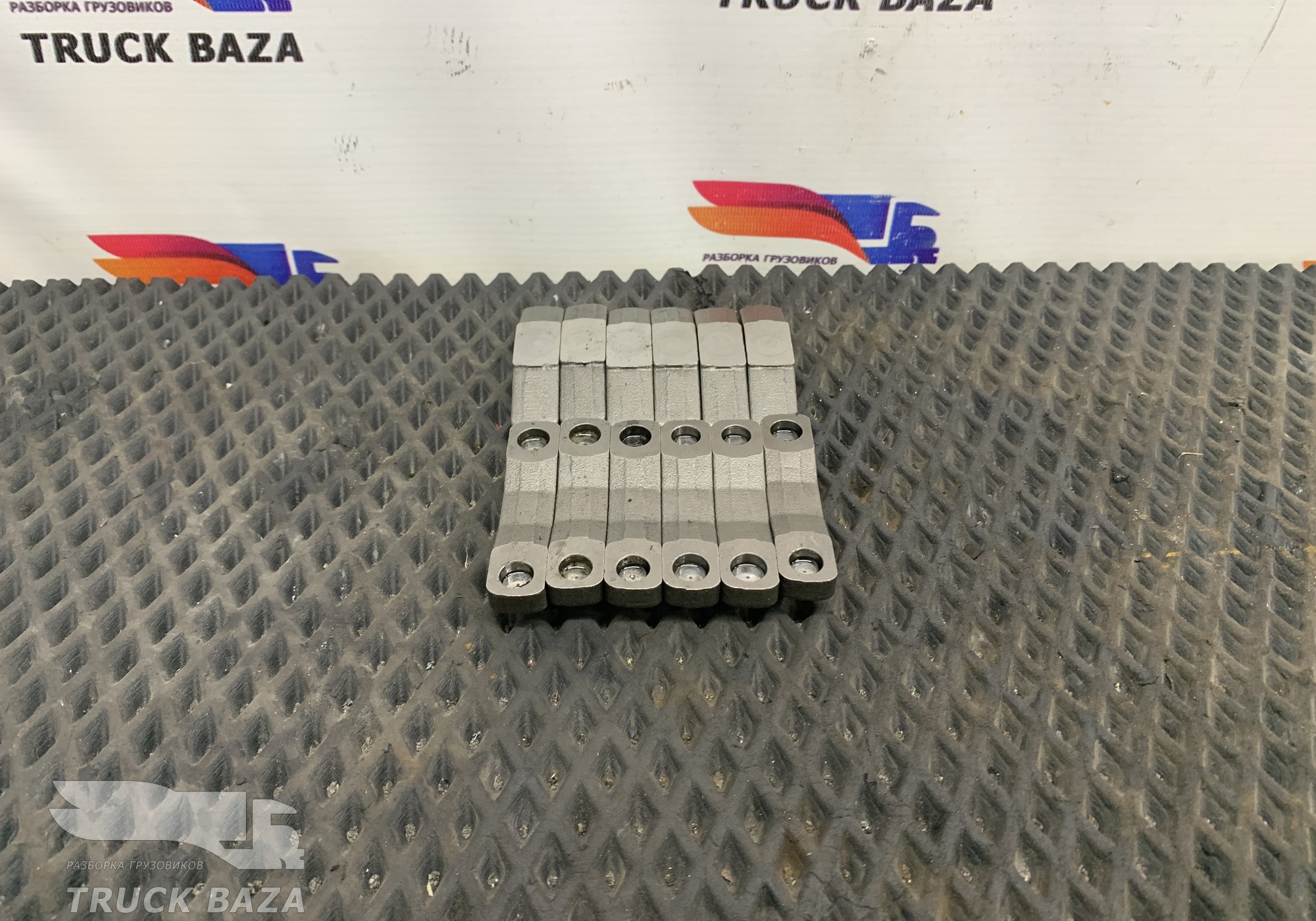 500388169 Коромысло клапана комплект для Iveco Stralis II Hi-Way (с 2012)