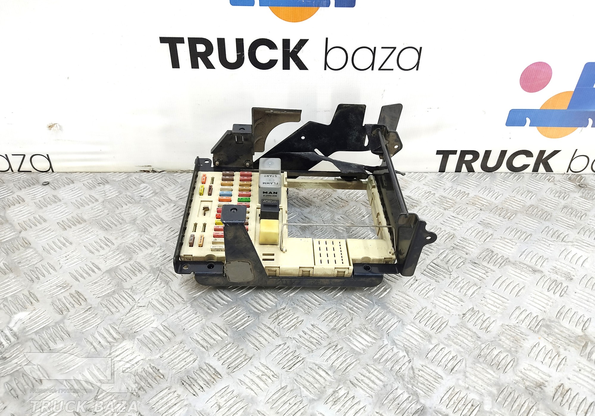 81254446074 Блок предохранителей для Man TGX I (с 2007)