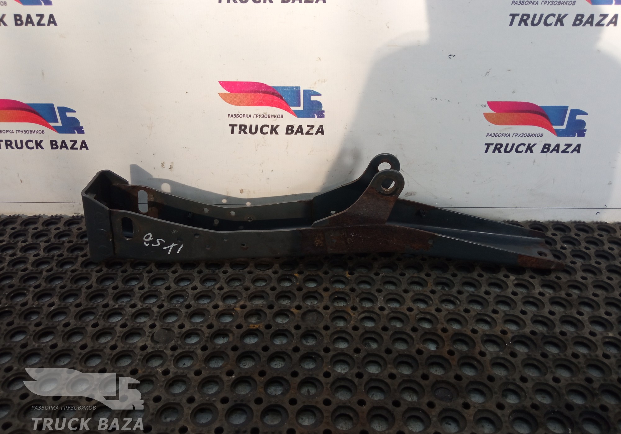 504008076 Кронштейн кабины задний для Iveco