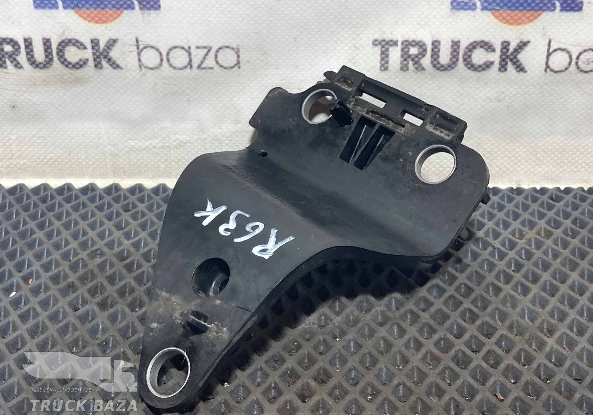 82573458 Кронштейн петли капота для Renault T (с 2013)