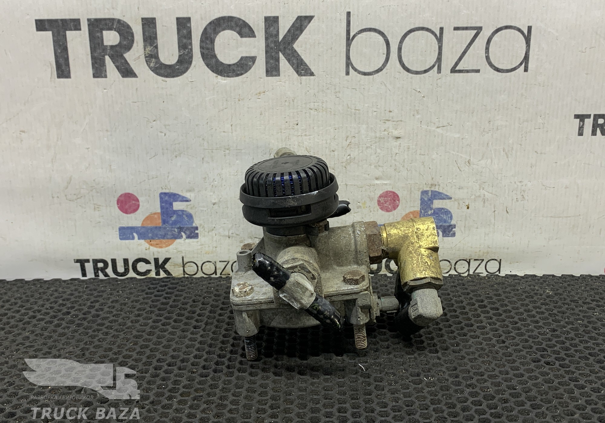 DZ95259360105 Клапан тормозной ускорительный для Shacman F3000 (с 2009)