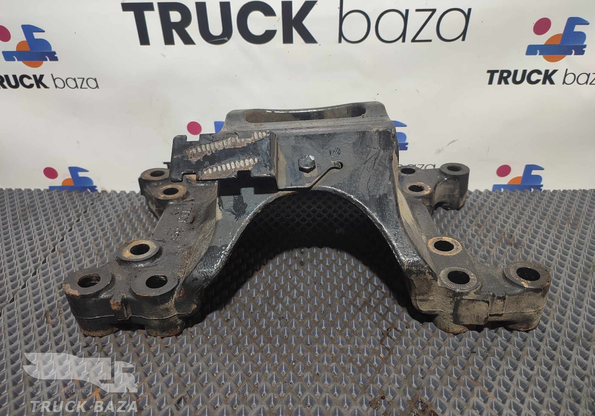 81412050029 Кронштейн траверсы КПП левый для Man TGX II (с 2012)