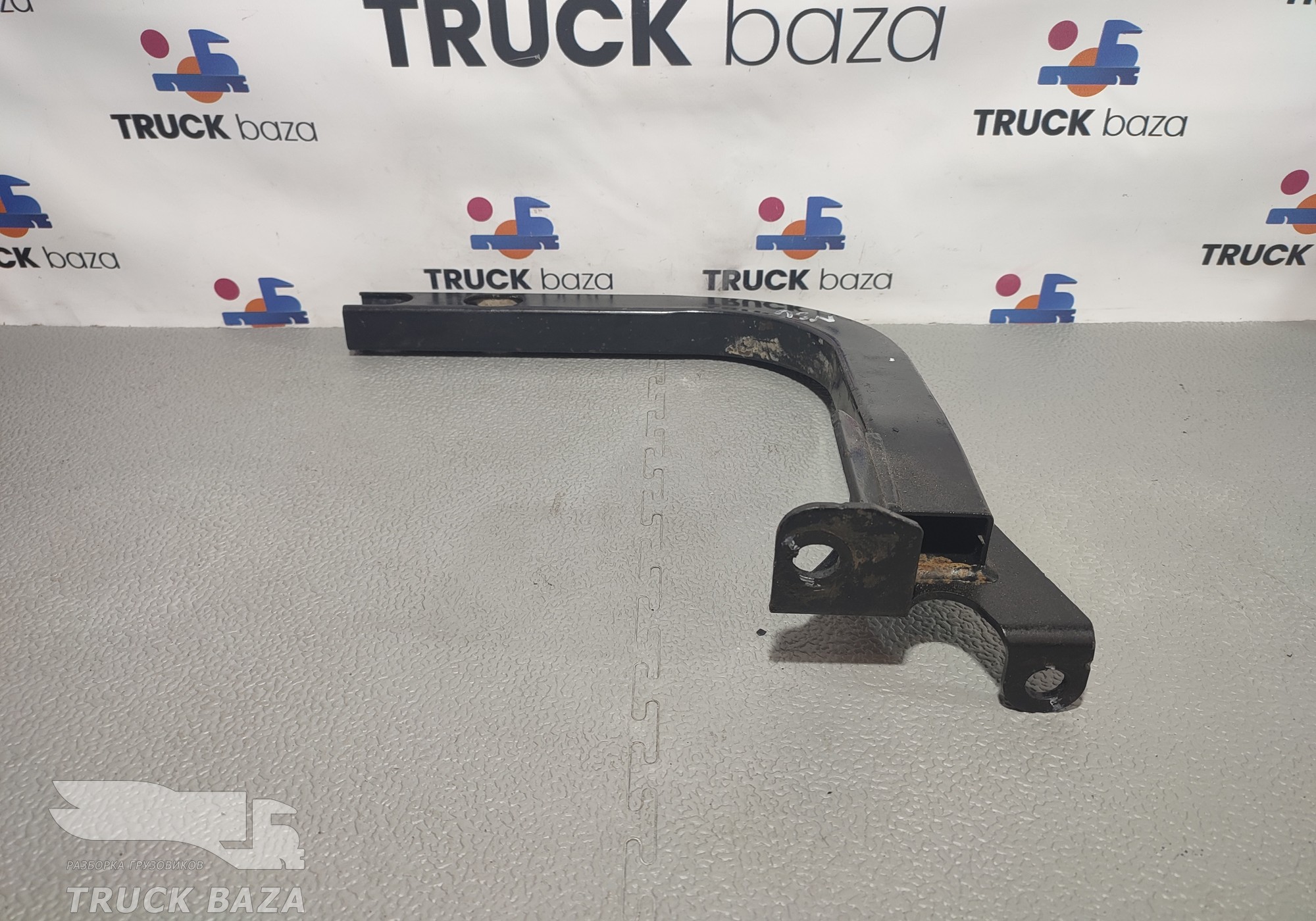 81615405125 Кронштейн подножки левый для Man TGX TG3 (с 2020)