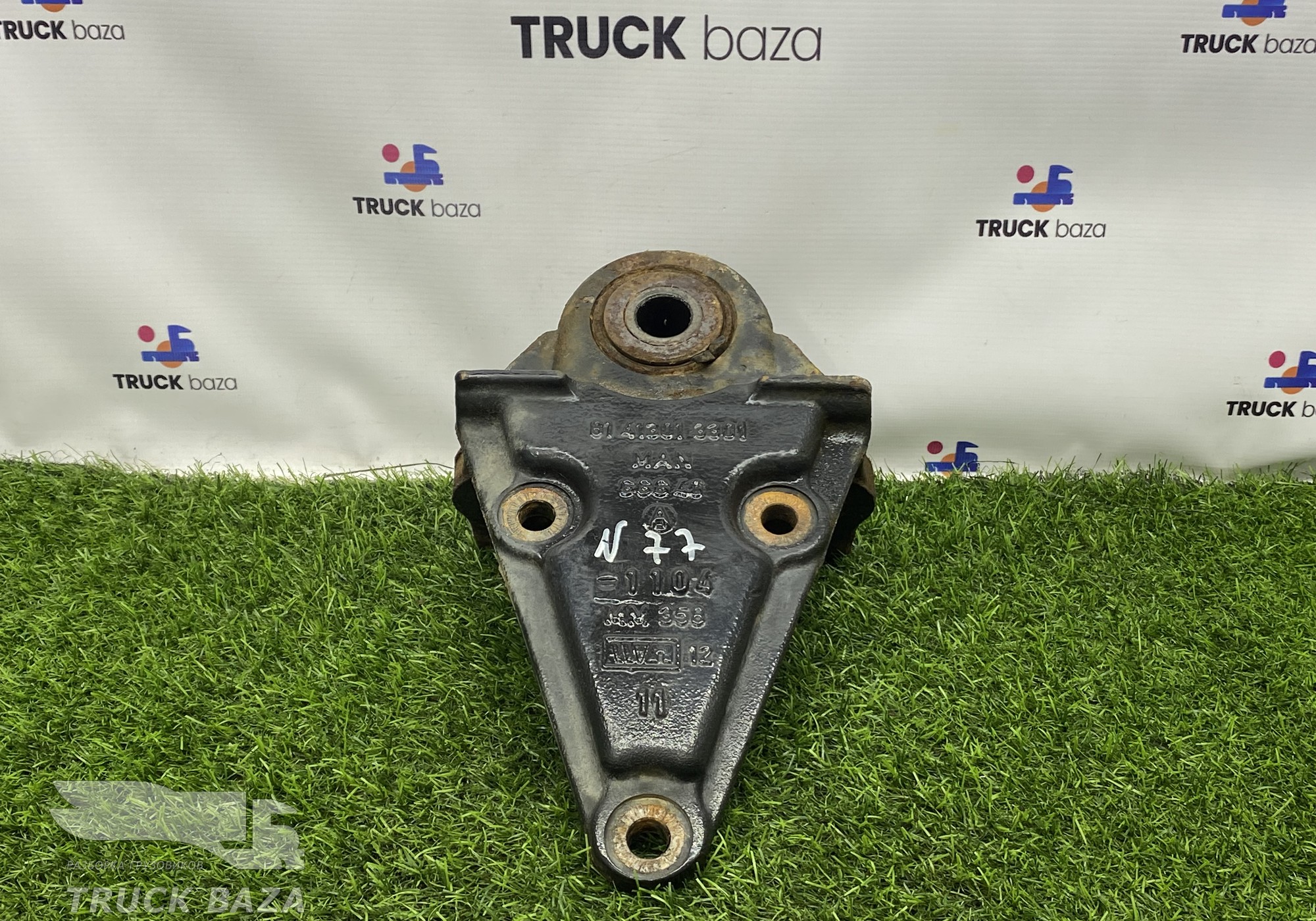 81413013301 Кронштейн передней рессоры