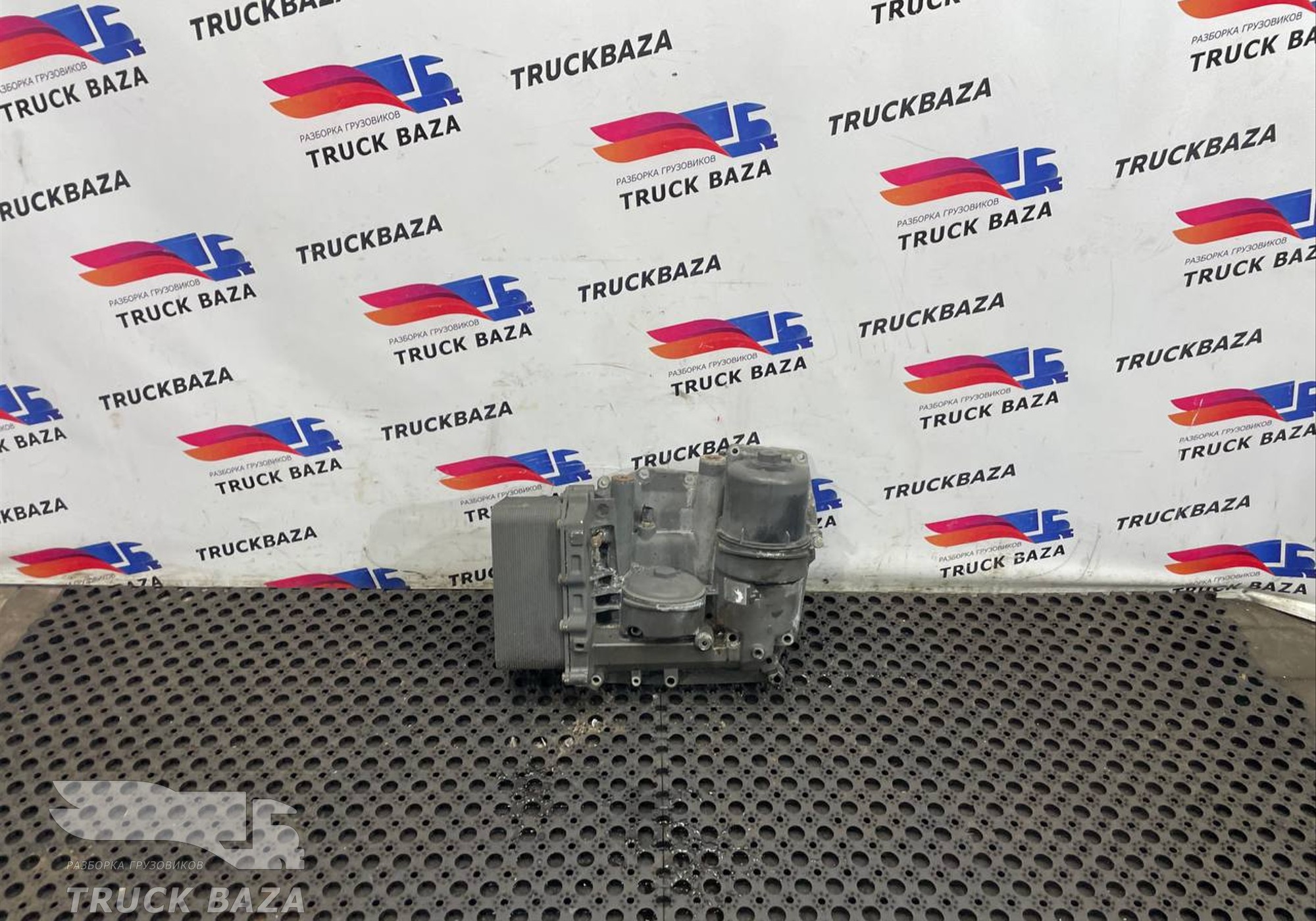 2045196 Корпус масляного фильтра для Daf XF105 (с 2005)