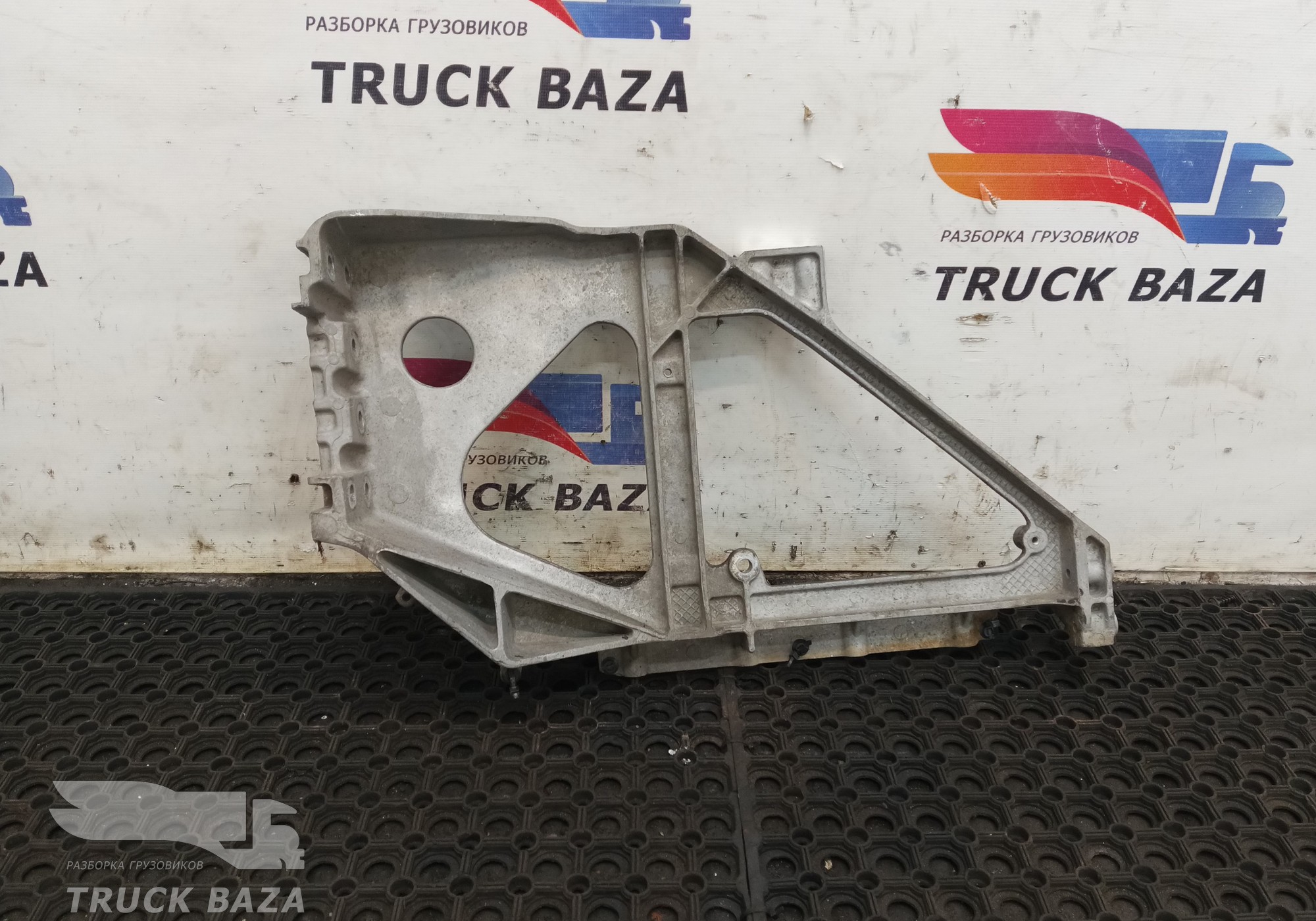 7421341500 Кронштейн ящика АКБ для Volvo FH 4 (с 2012)