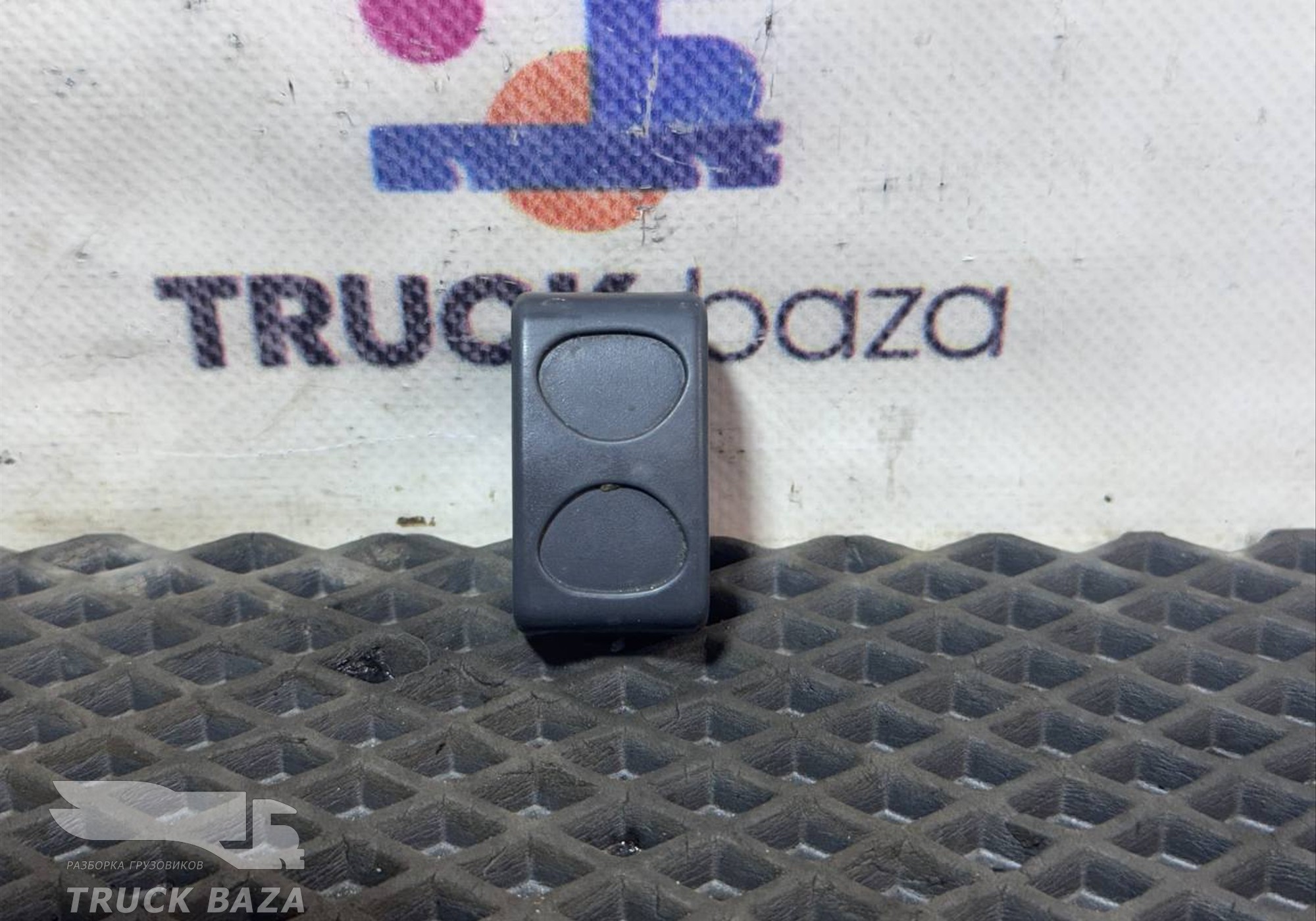 504049357 Заглушка кнопки для Iveco Stralis II Hi-Way (с 2012)