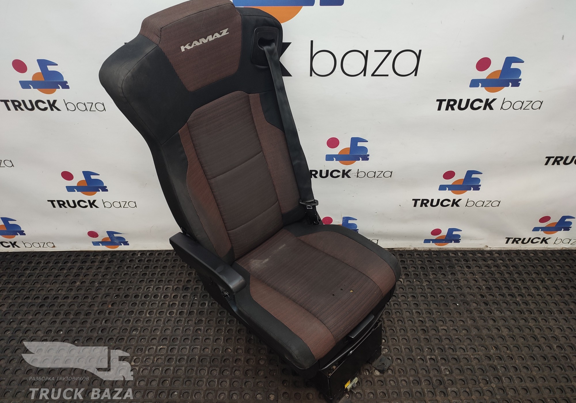81511302 Сиденье водительское пневматическое для КАМАЗ 54901