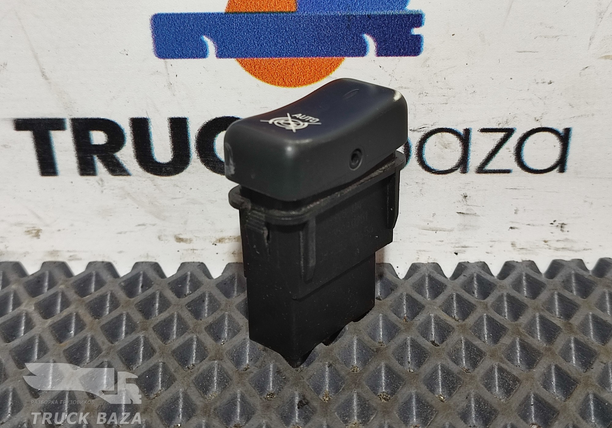 81255030251 Кнопка многофункциональная для Man TGA (с 2000 по 2007)