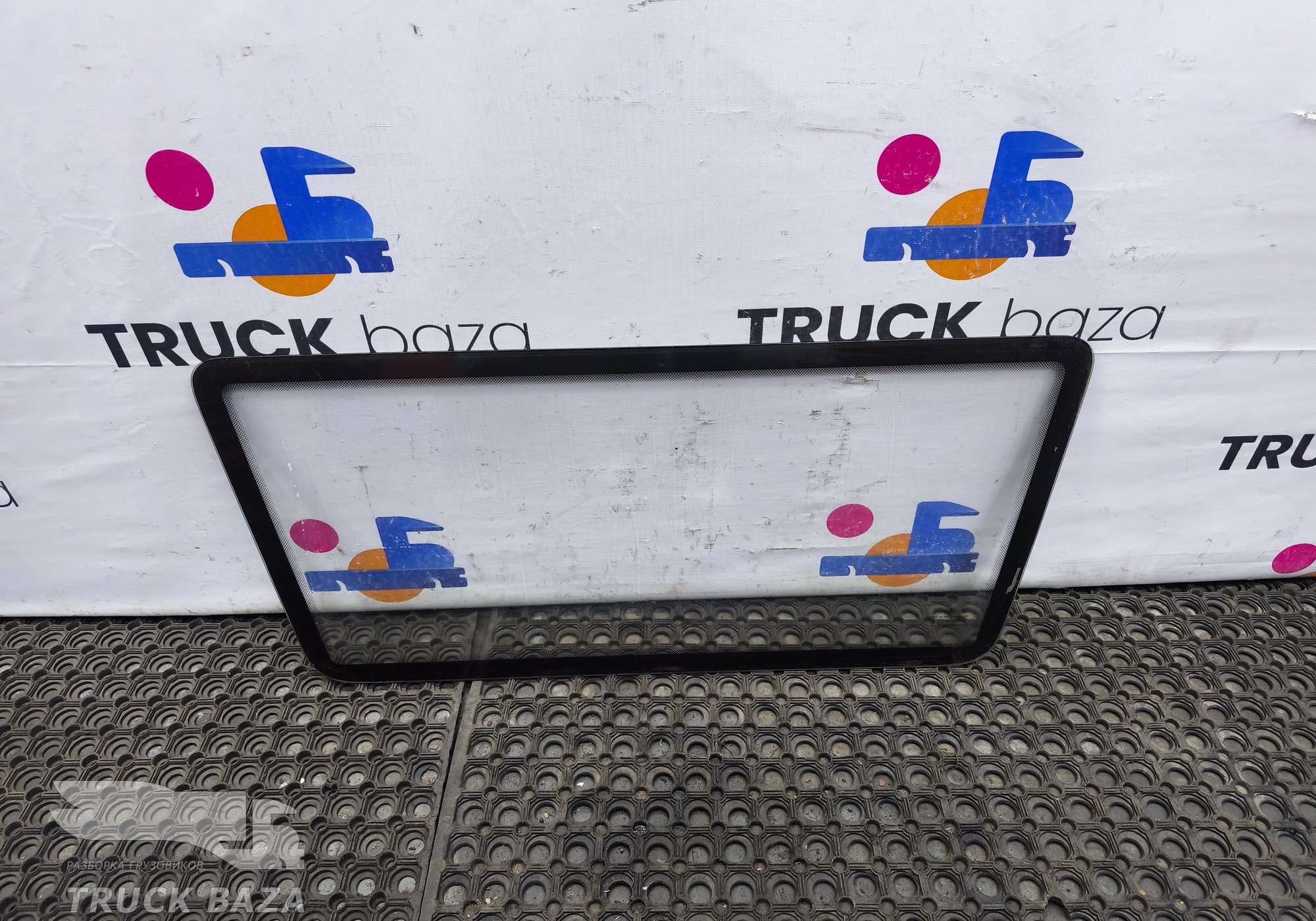 5603026A86 Стекло заднее для Faw J6 (с 2007)