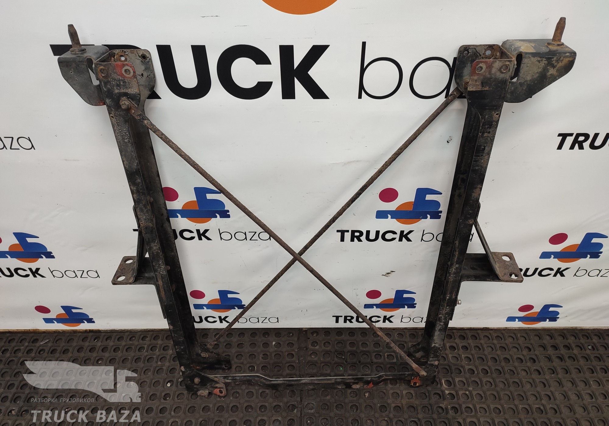 Кронштейн радиатора для Volvo FM II (с 2002)