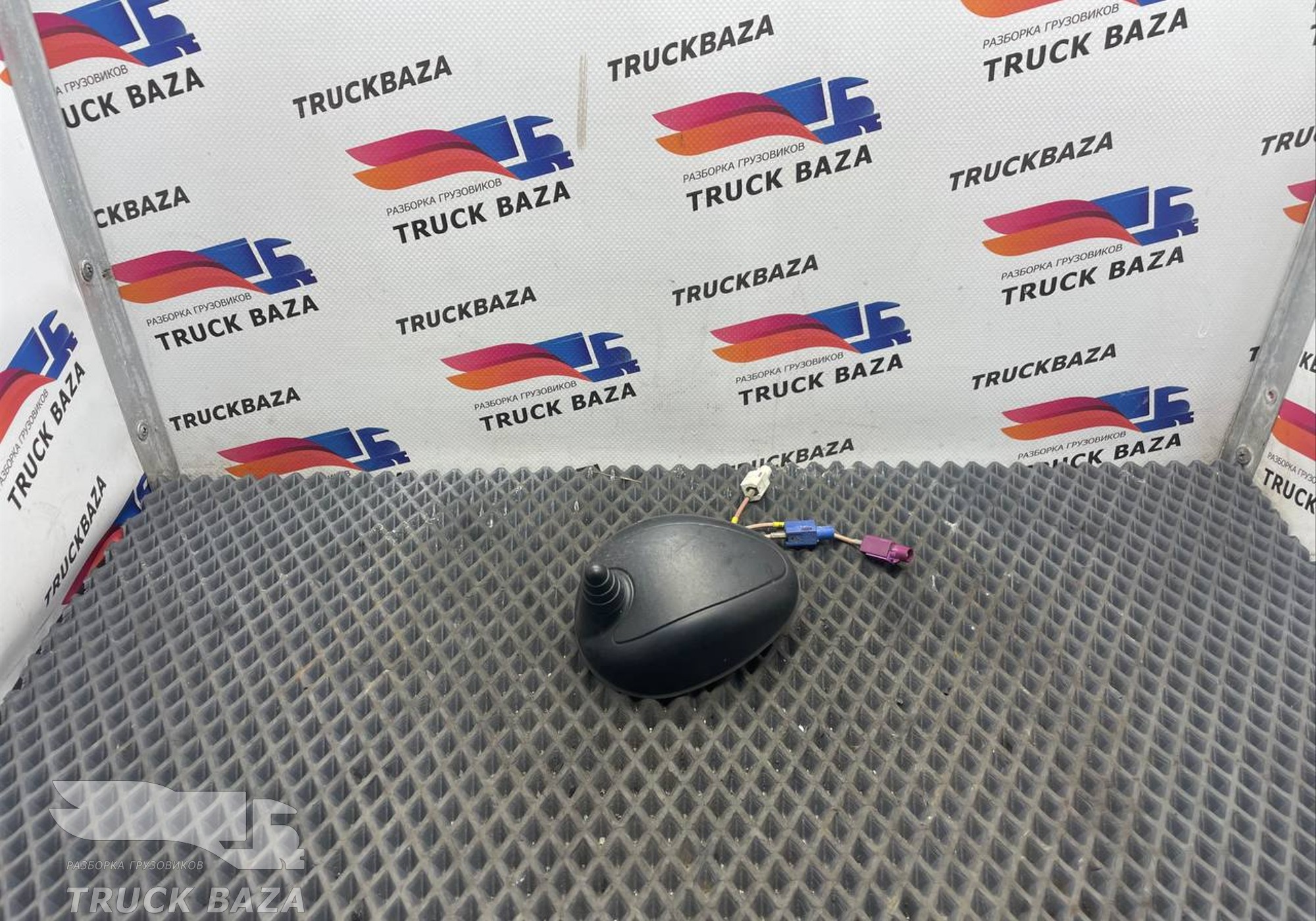 1903572 Антенна для Scania 5-series R (с 2004 по 2016)