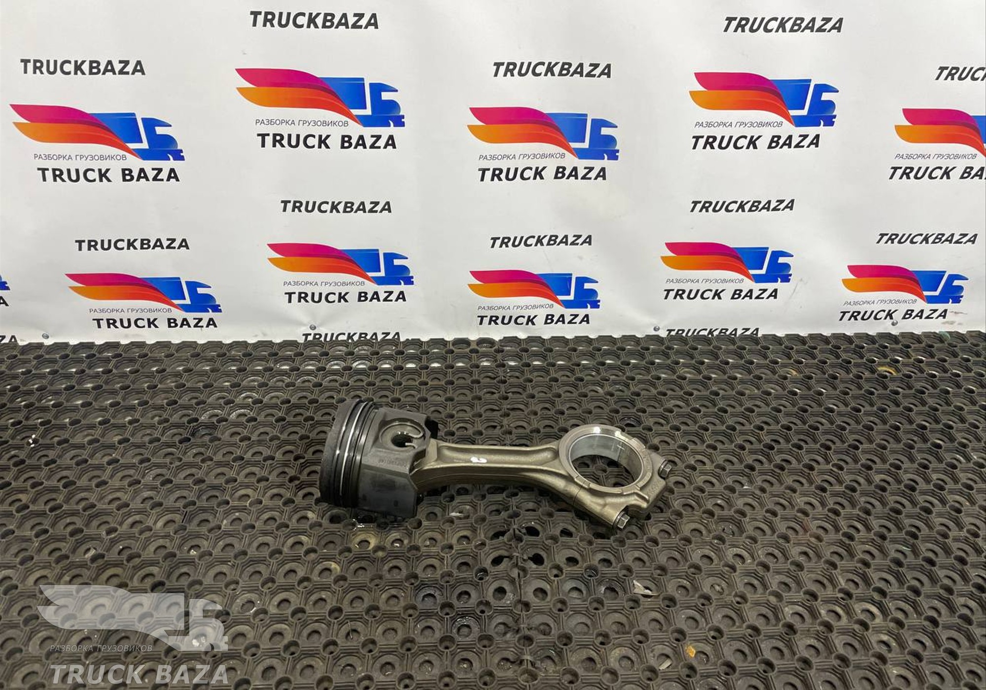 2132582 Поршень с шатуном для Daf XF106 (с 2013 по 2023)