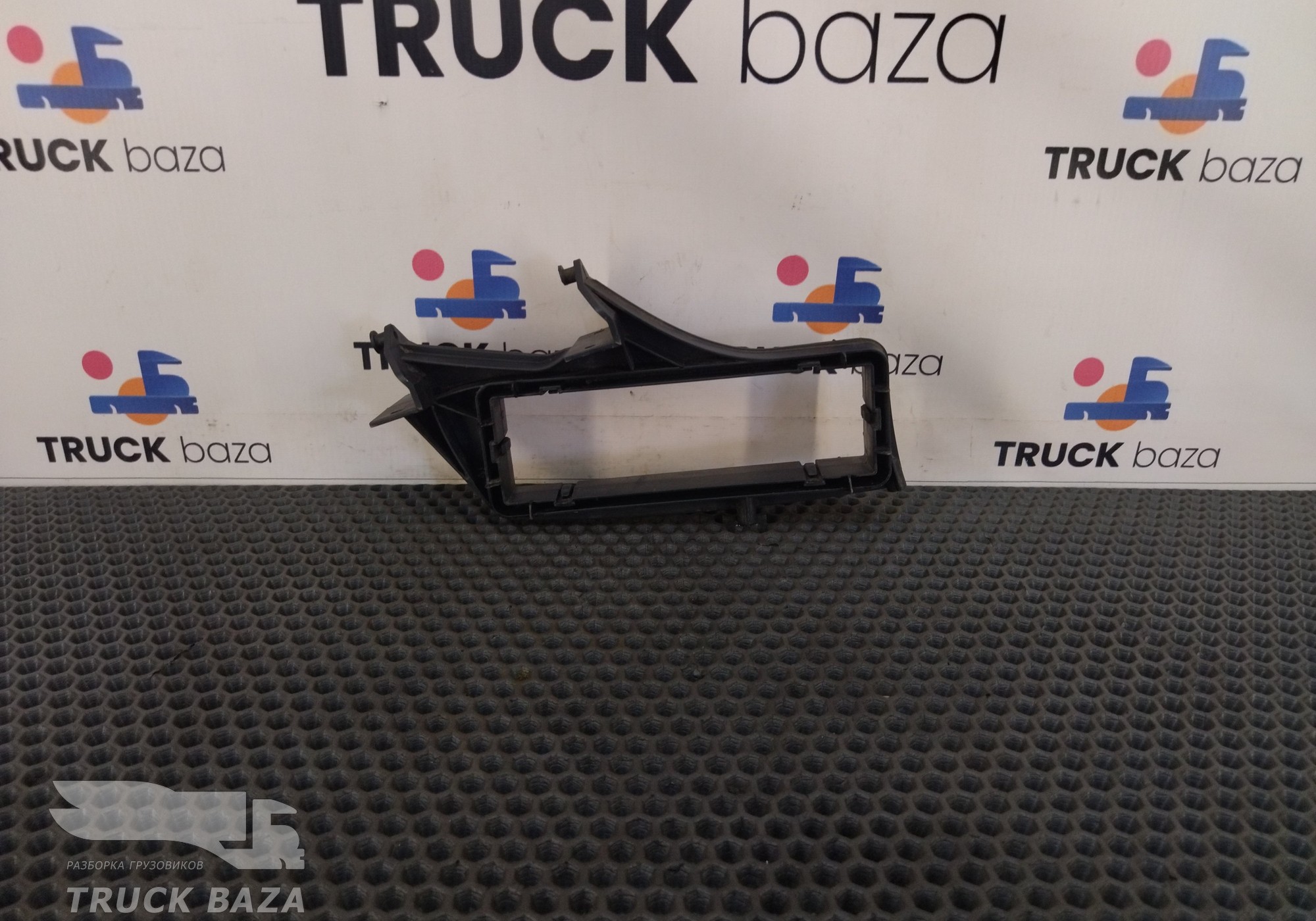 81617010154 Кронштейн проводки торпедо для Man TGM