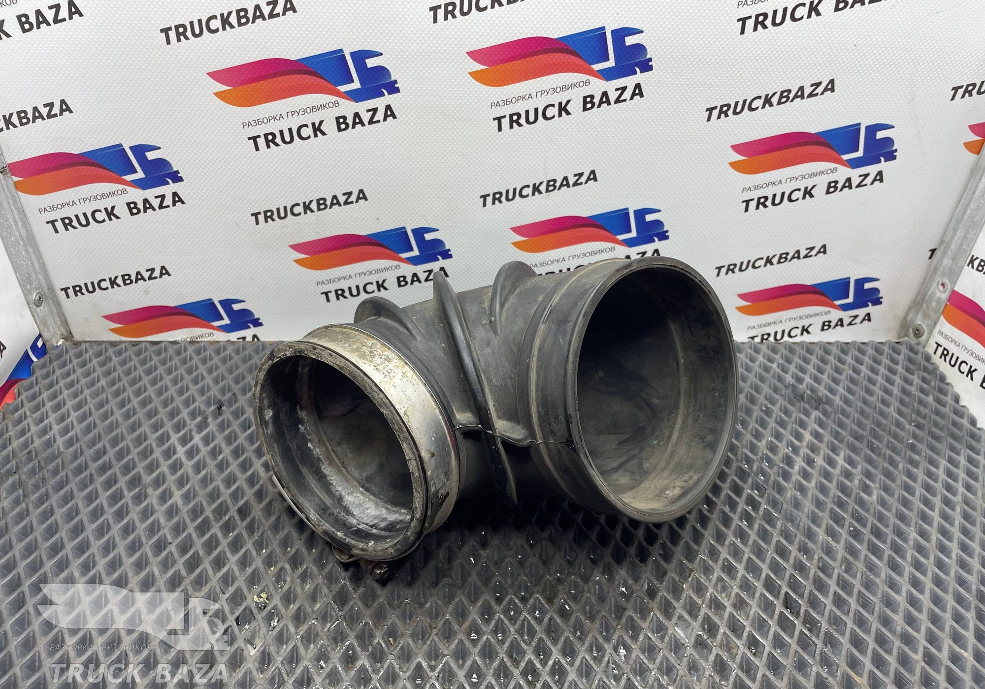 3183533 Патрубок воздушного фильтра для Volvo FH 2 (с 2002 по 2008)