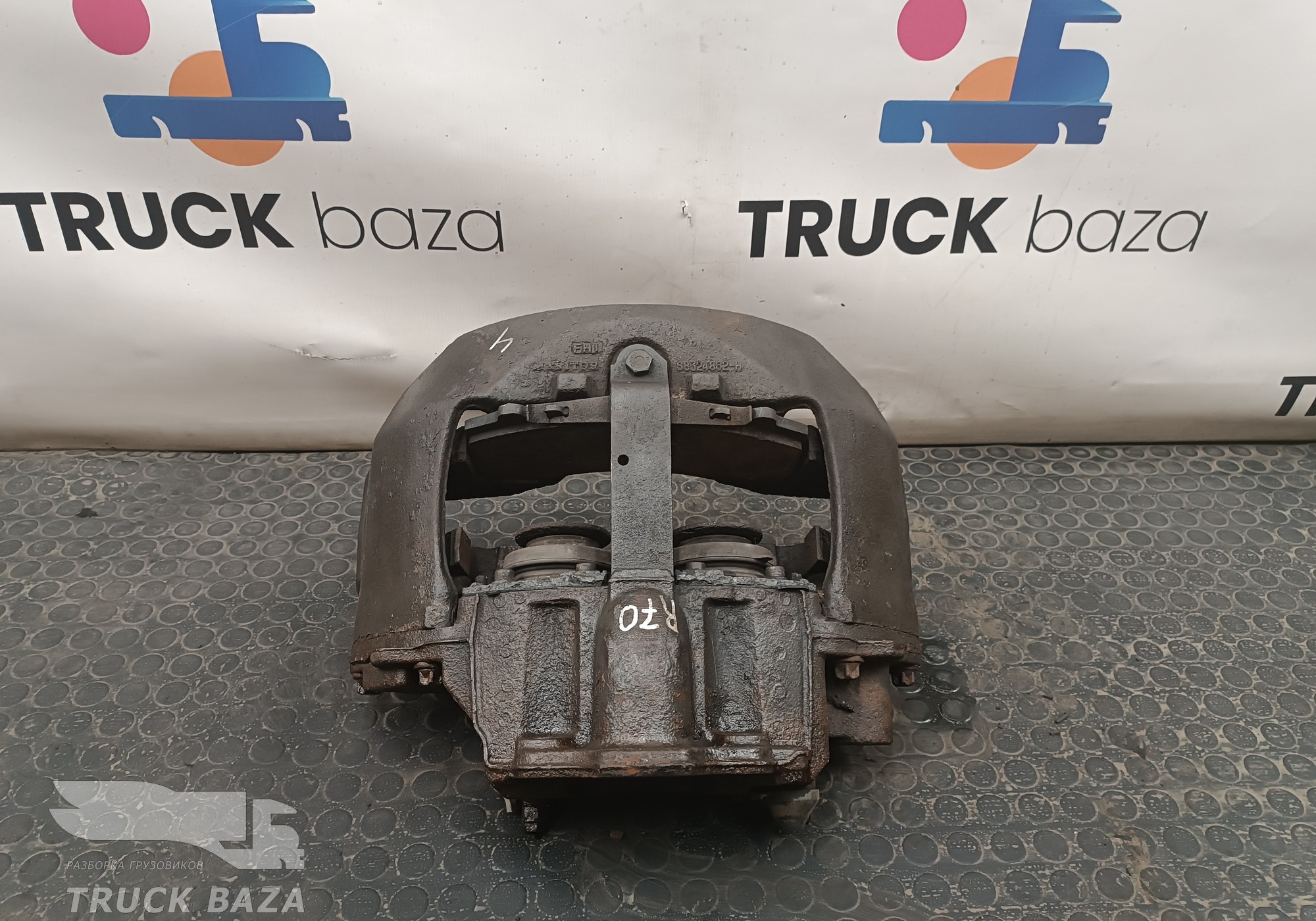 7421487684 Суппорт для Volvo FM
