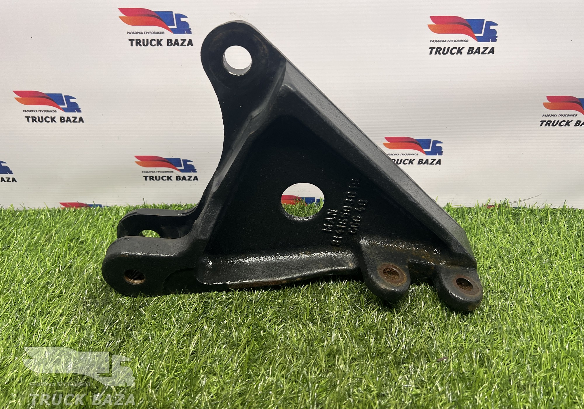 81416503018 Кронштейн усилителя бампера правый для Man TGS I (с 2007)