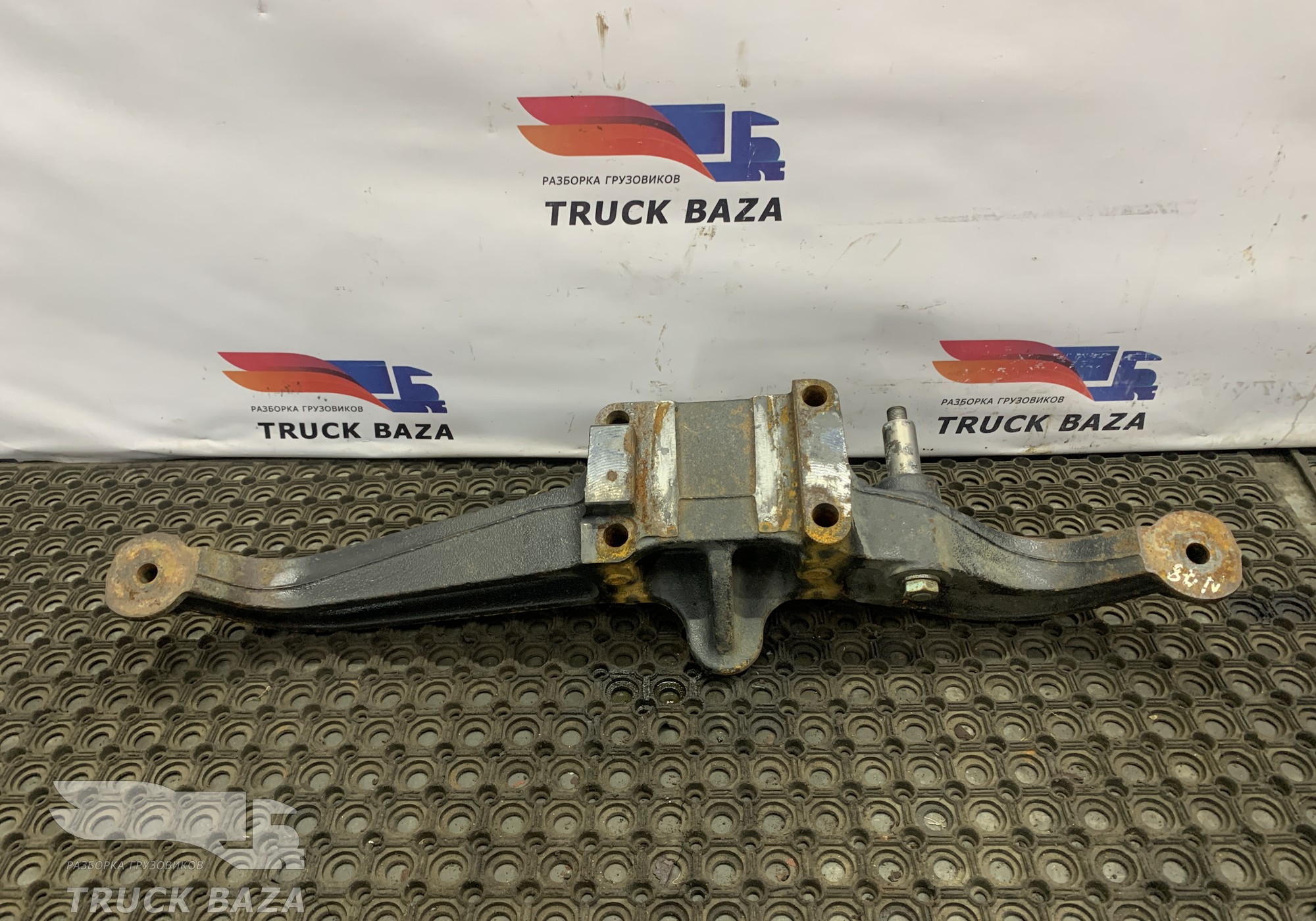 81436303203 Кронштейн пневморессоры левый для Man TGS I (с 2007)