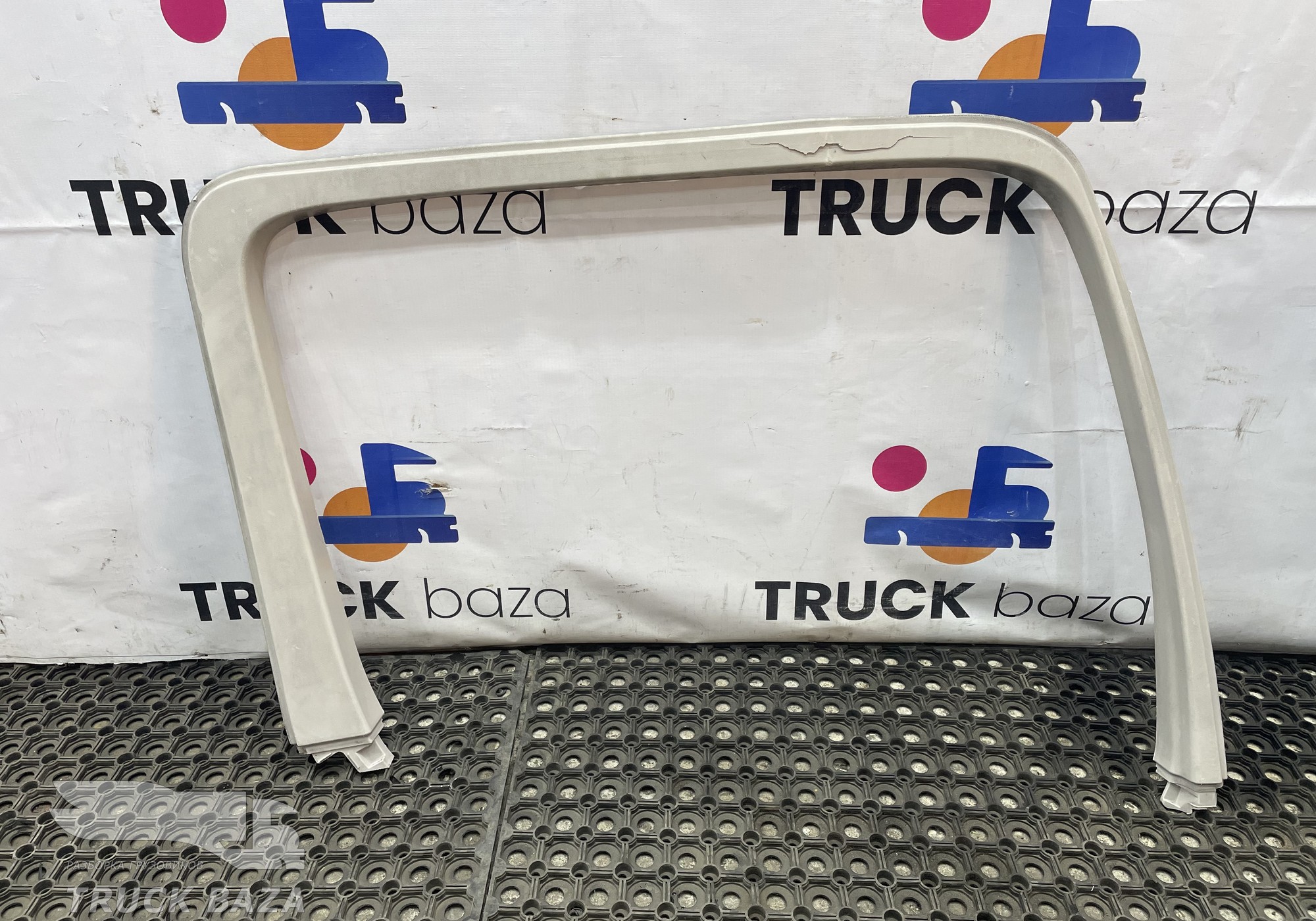 652066102061 Накладка двери левая для КАМАЗ 54901