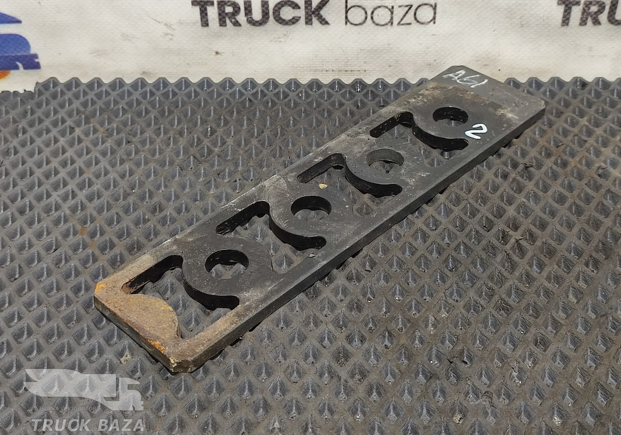 9604911518 Проставка топливного бака для Mercedes-Benz Actros New Actros MP4 (с 2011)