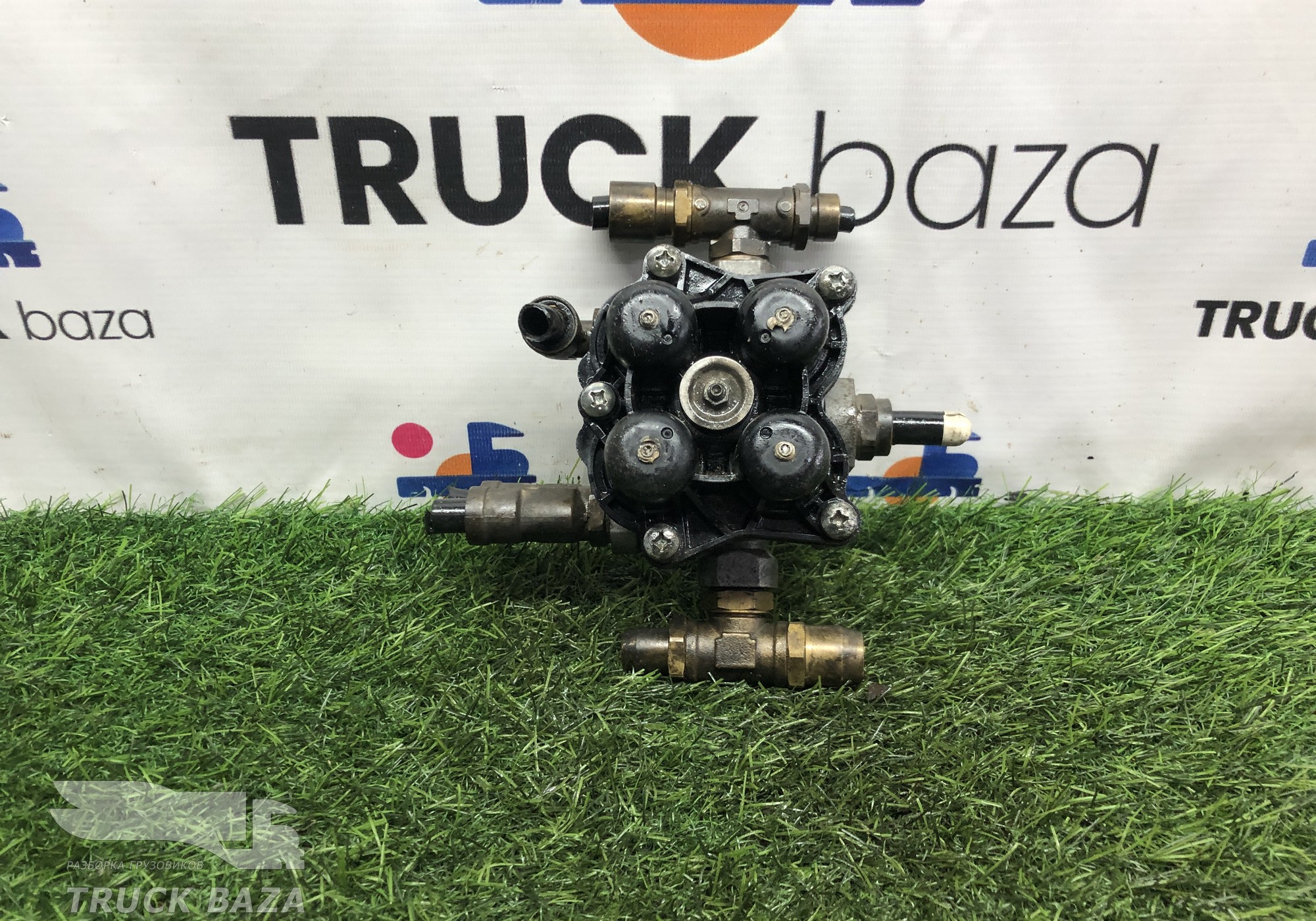 M7100150 Кран защитный 4-х контурный для КАМАЗ 5490 (с 2013)