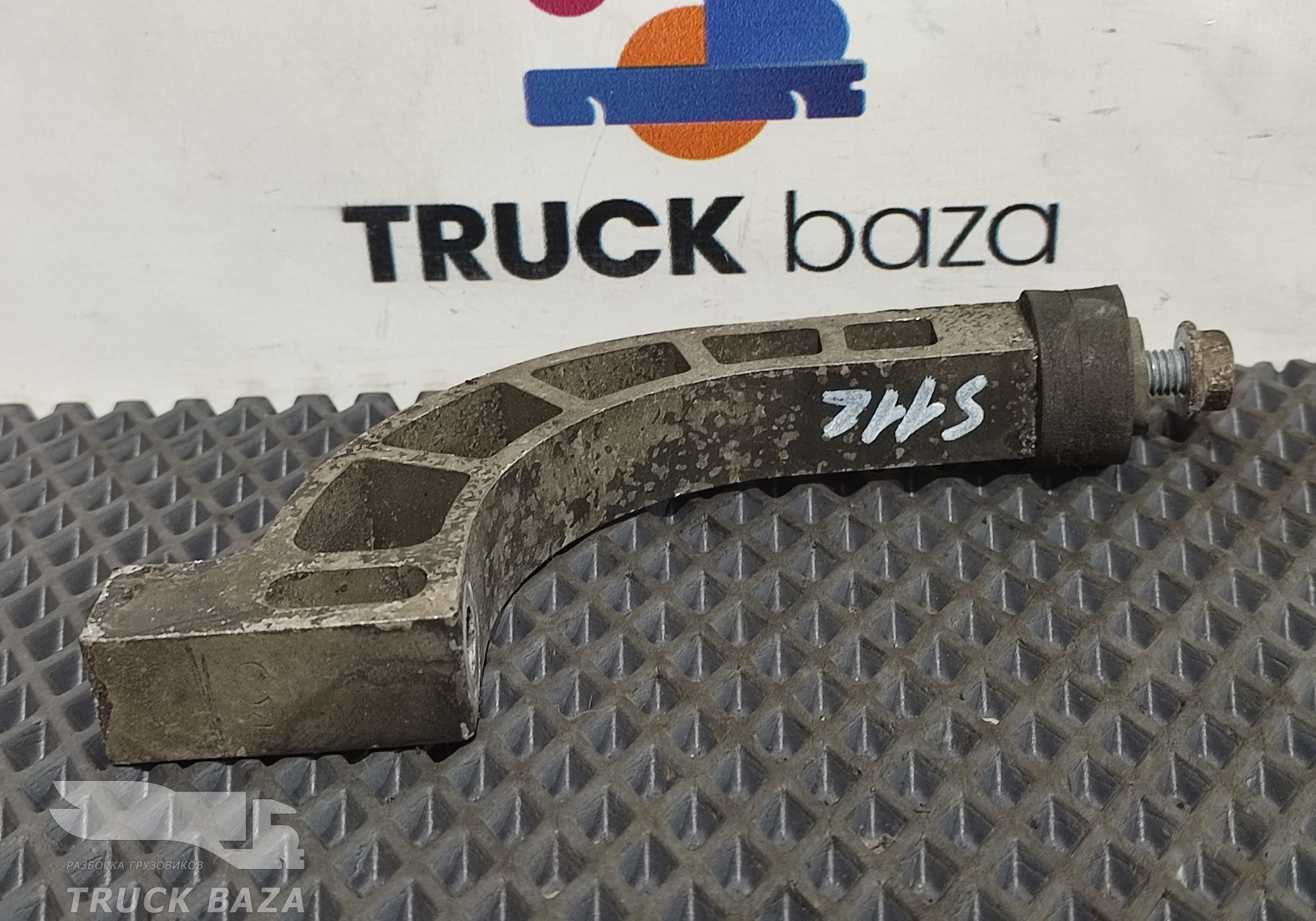 1772441 Кронштейн кольца диффузора