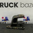 SZ965000000 Кронштейн стойки стабилизатора