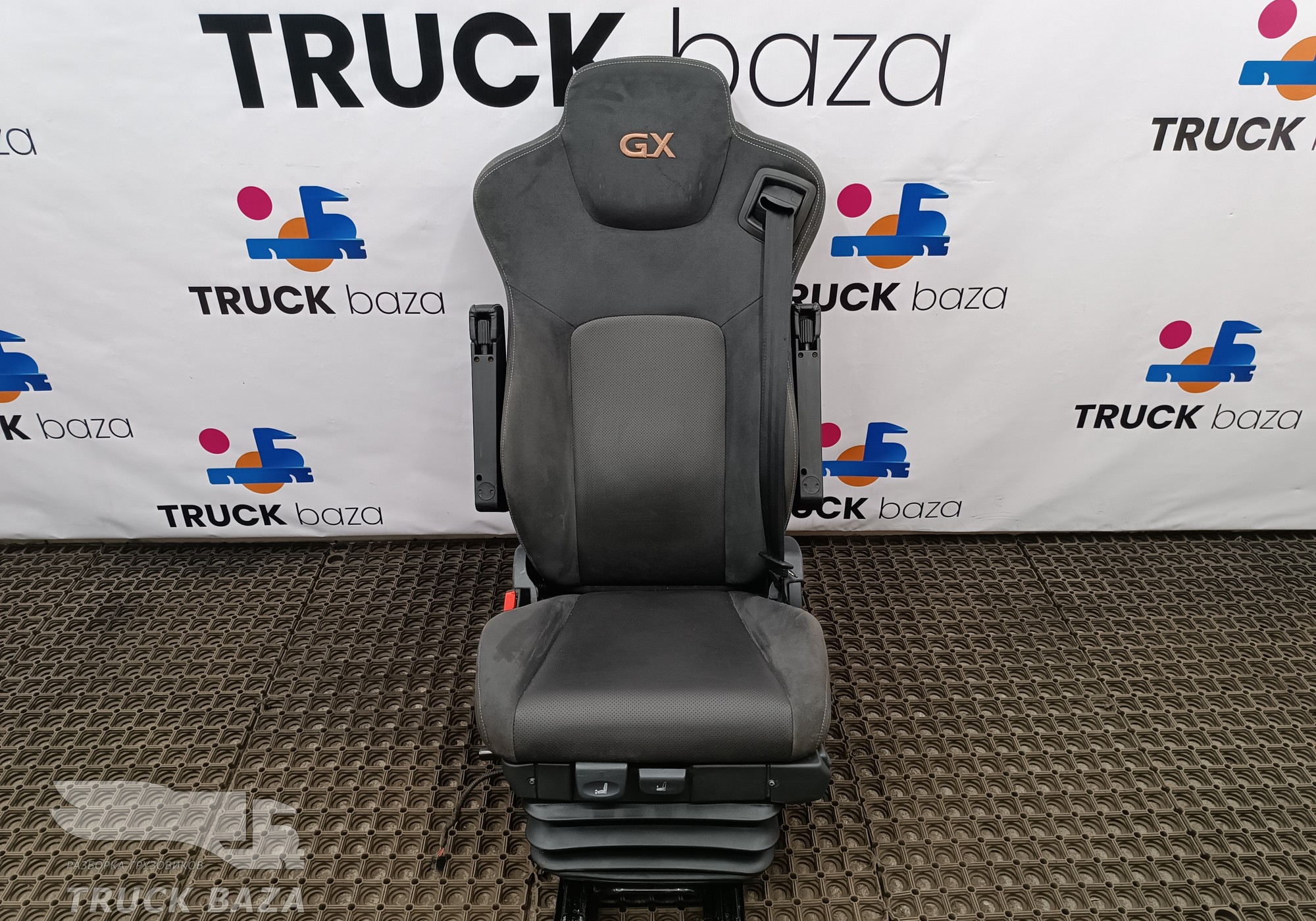 6800010C6301 Сиденье водительское пневматическое для DongFeng GX DFH4180
