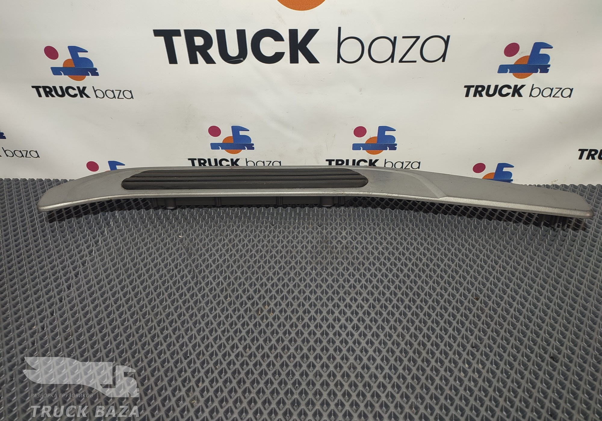 2095266 Накладка порога левая для Scania 6-series R (с 2016)