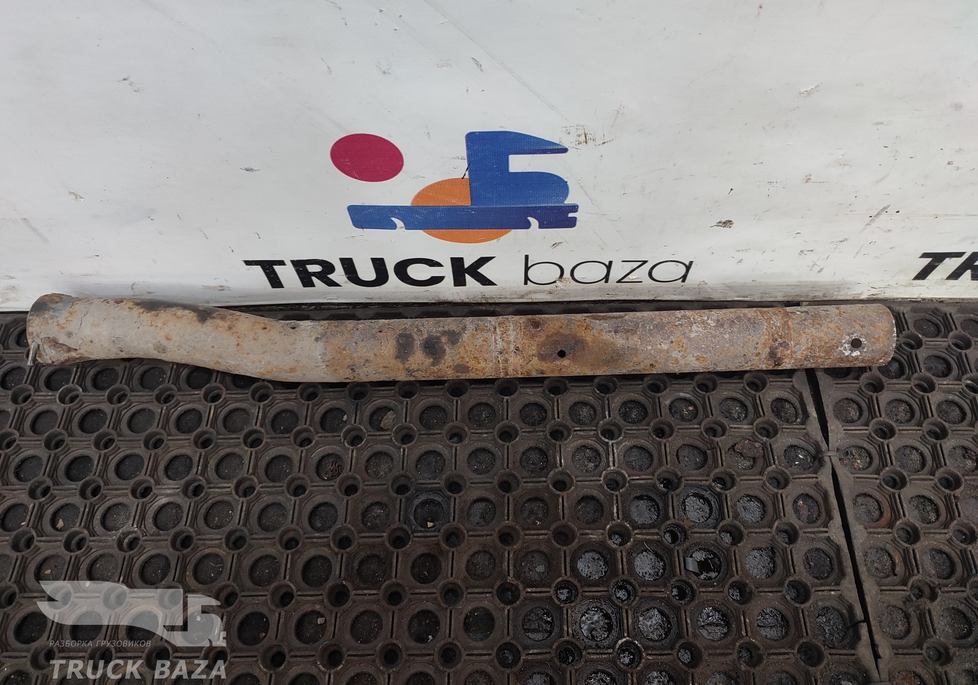 81664206254 Кронштейн крыла задний левый