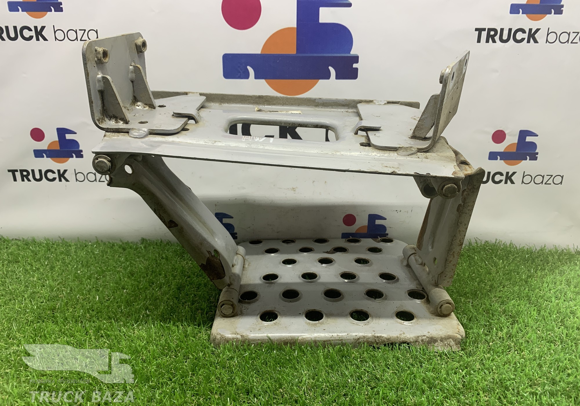 WG1632247360 Подножка кабины правая для Sinotruk Howo T5G