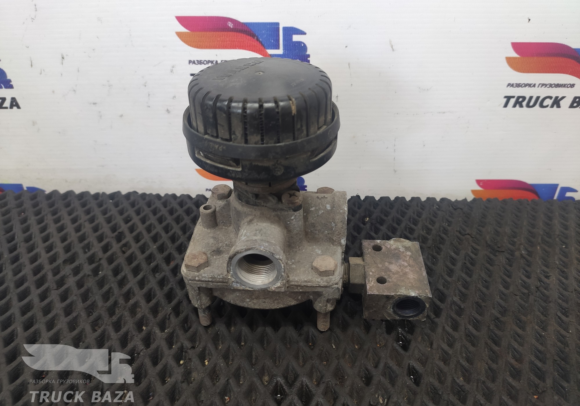 1082666 Клапан ускорительный для Volvo F F10 (с 1977 по 1994)