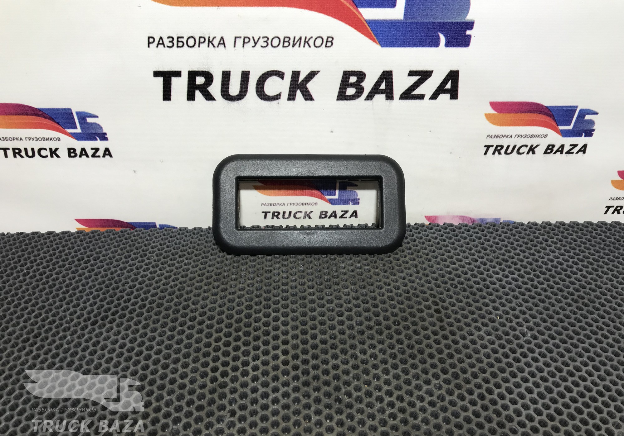 504008815 Накладка ручки двери для Iveco