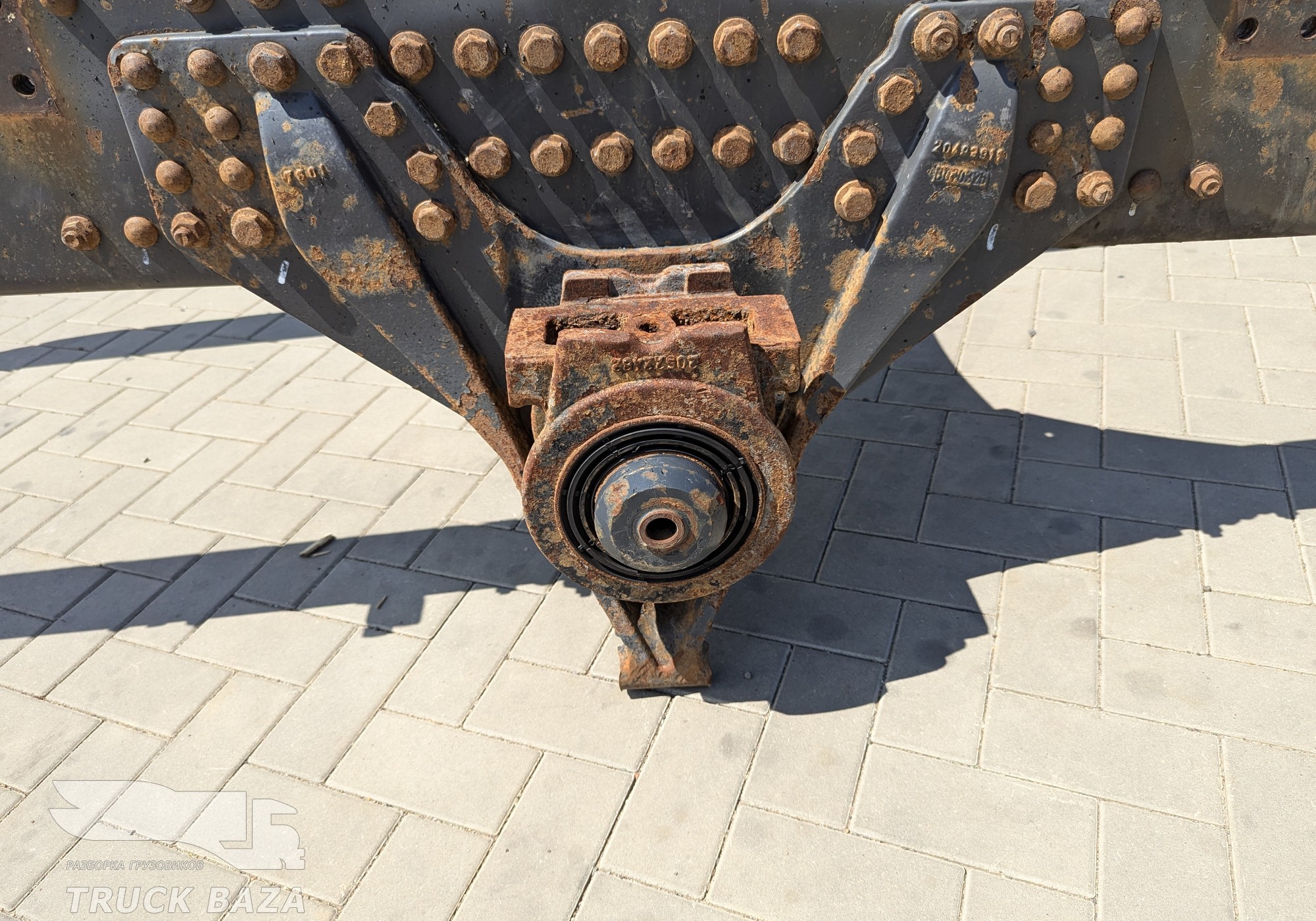 7421087252 Кронштейн балансира в сборе для Volvo FH