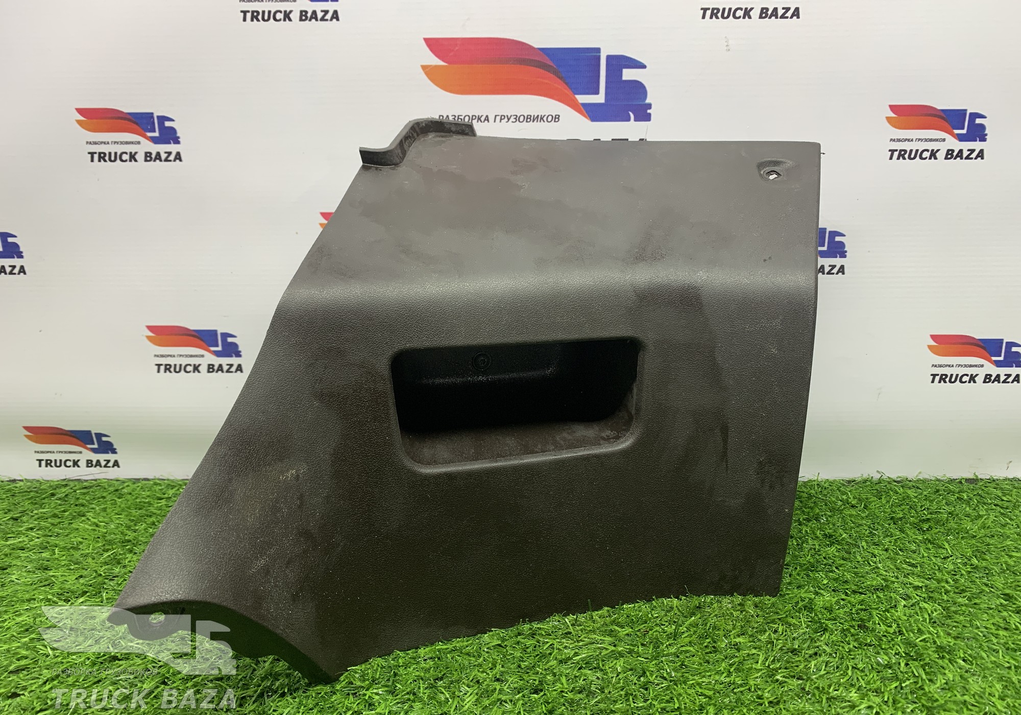 549015325082 Накладка на торпедо для КАМАЗ 54901