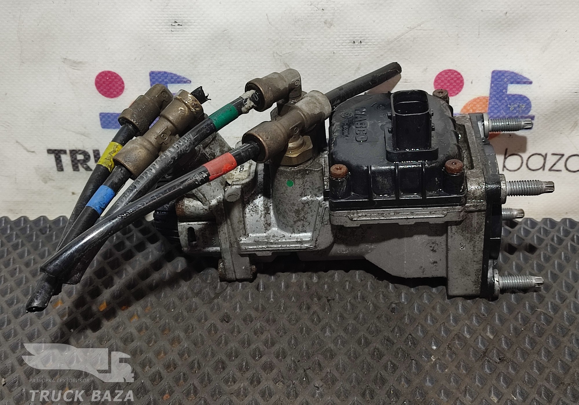 4800030590 Кран тормозной главный