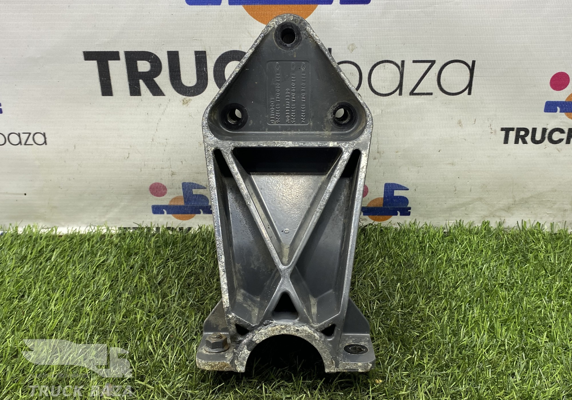 1371225 Кронштейн крепления крыла