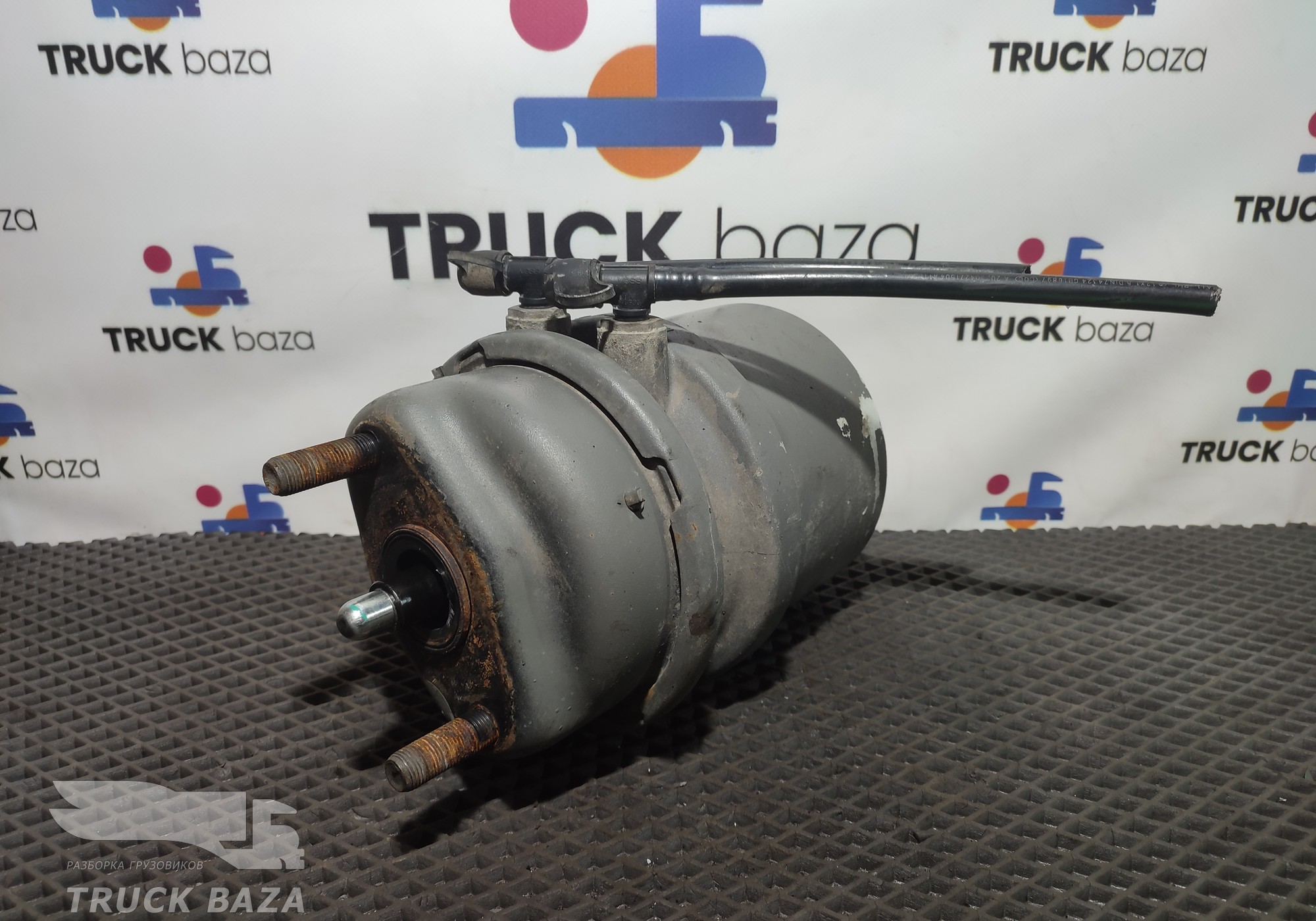 812W504106886 Энергоаккумулятор задний левый для Sinotruk Sitrak C7H