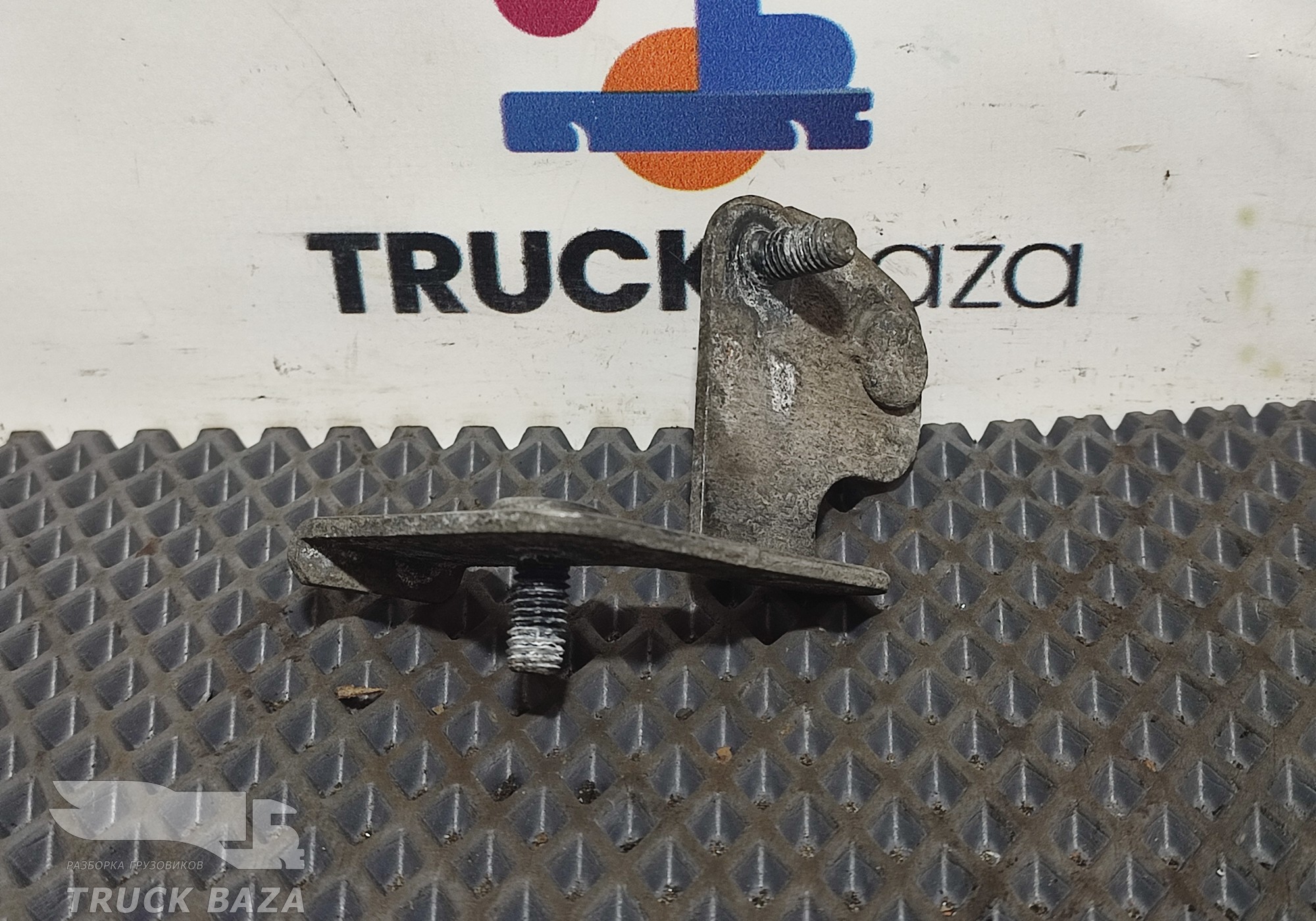 1769535 Кронштейн трубки ГУРа