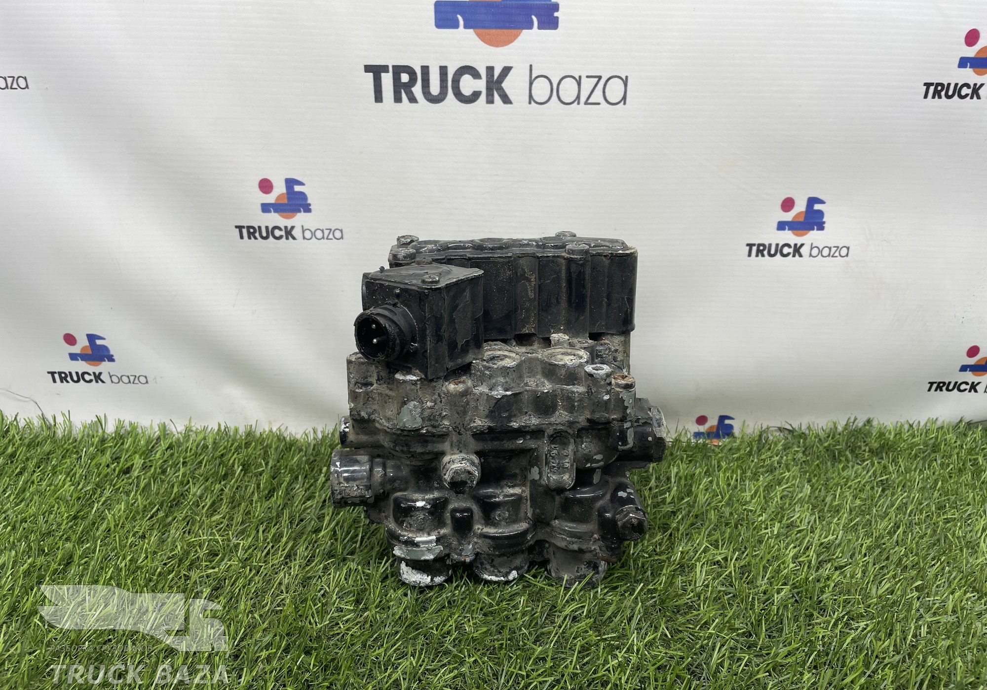 4729000570 Кран уровня пола главный